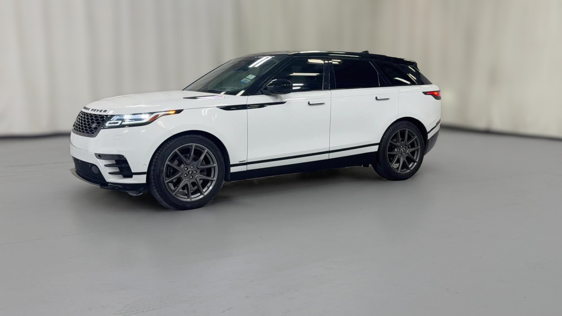 2021 Land Rover Range Rover Velar vehicle photo