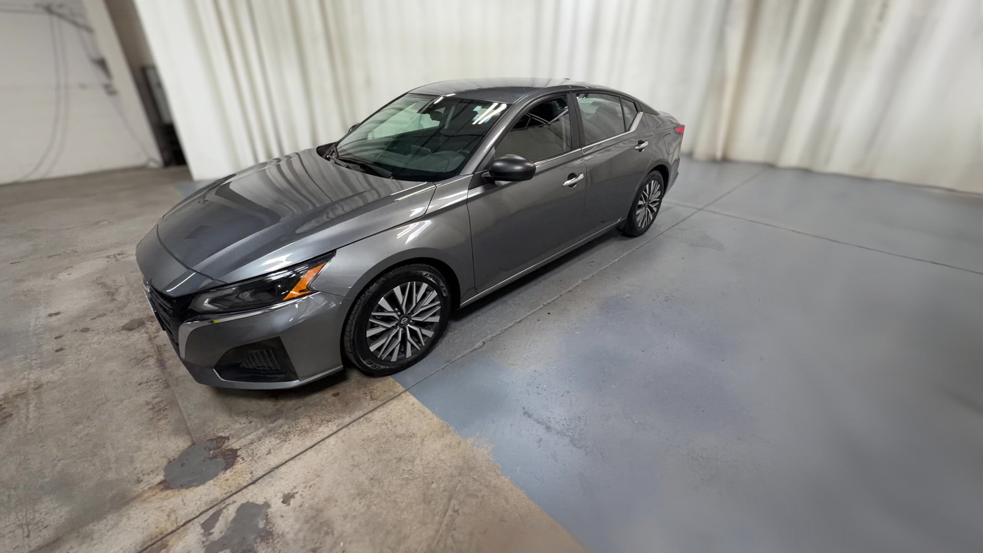 2025 Nissan Altima vehicle photo