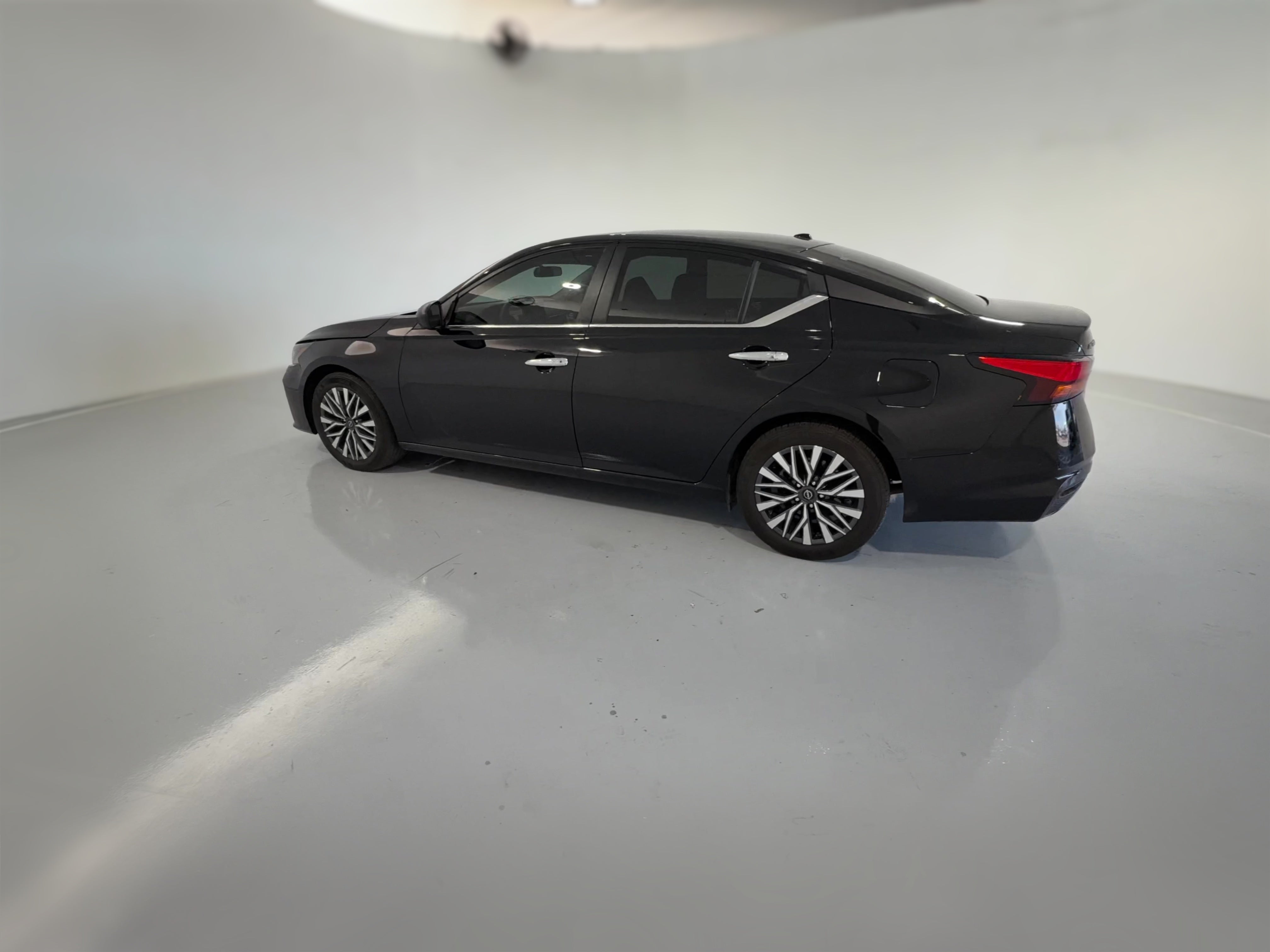 2025 Nissan Altima SV - Photo 27