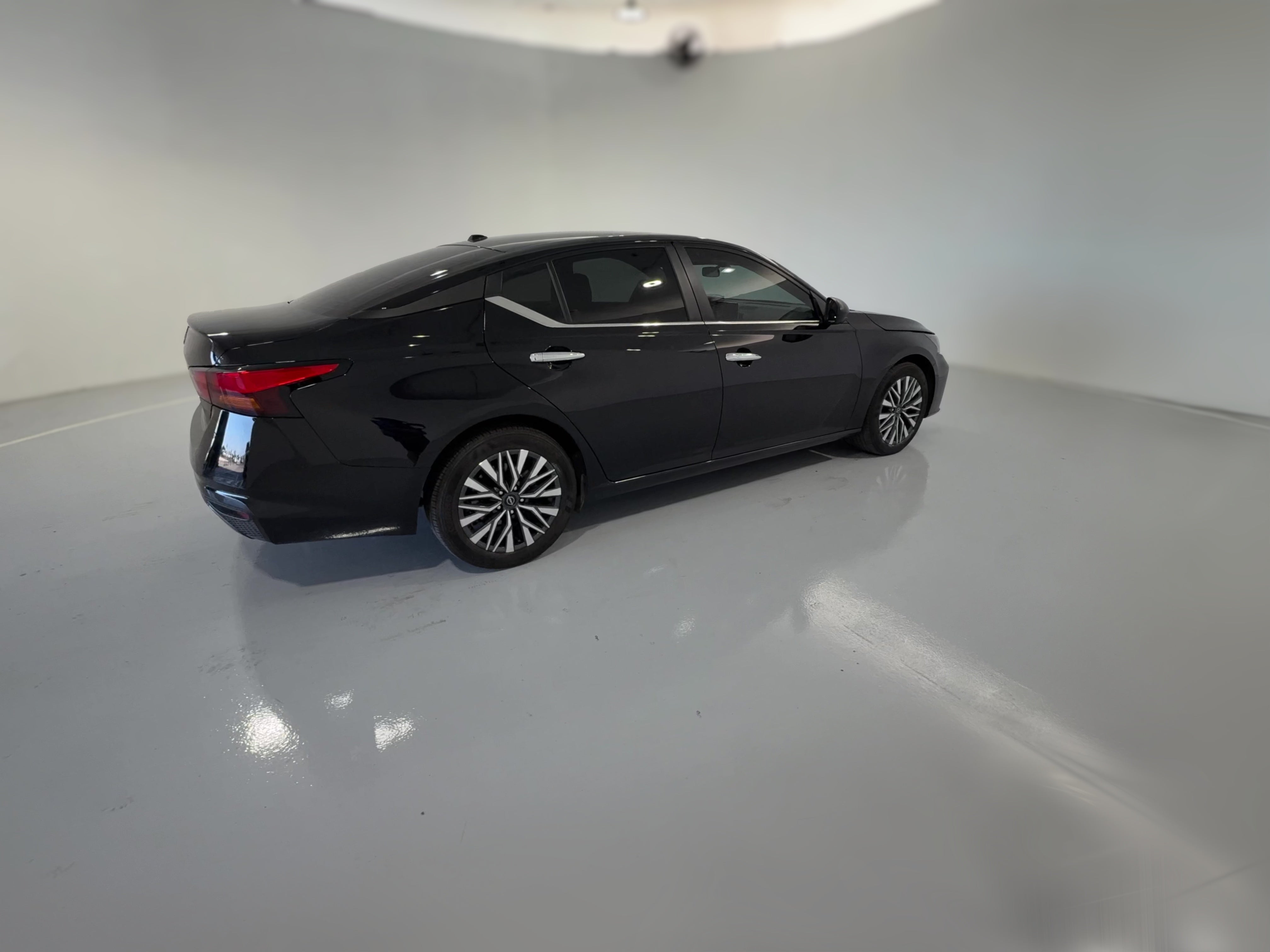 2025 Nissan Altima SV - Photo 33