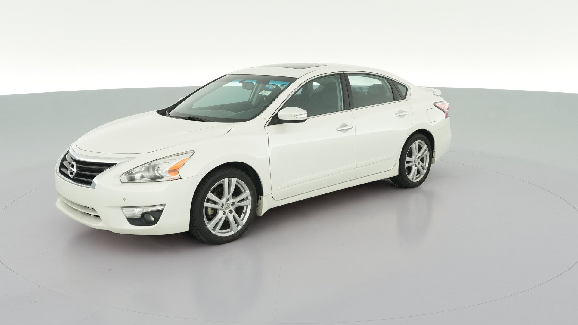 2015 Nissan Altima vehicle photo