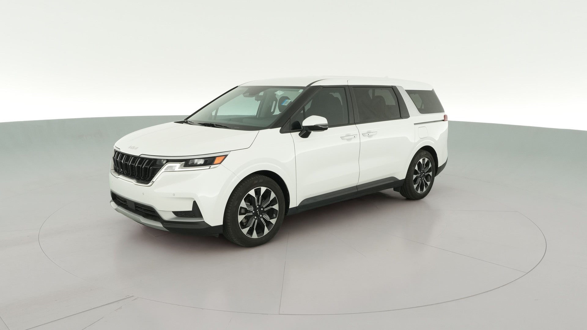 2024 Kia Carnival vehicle photo