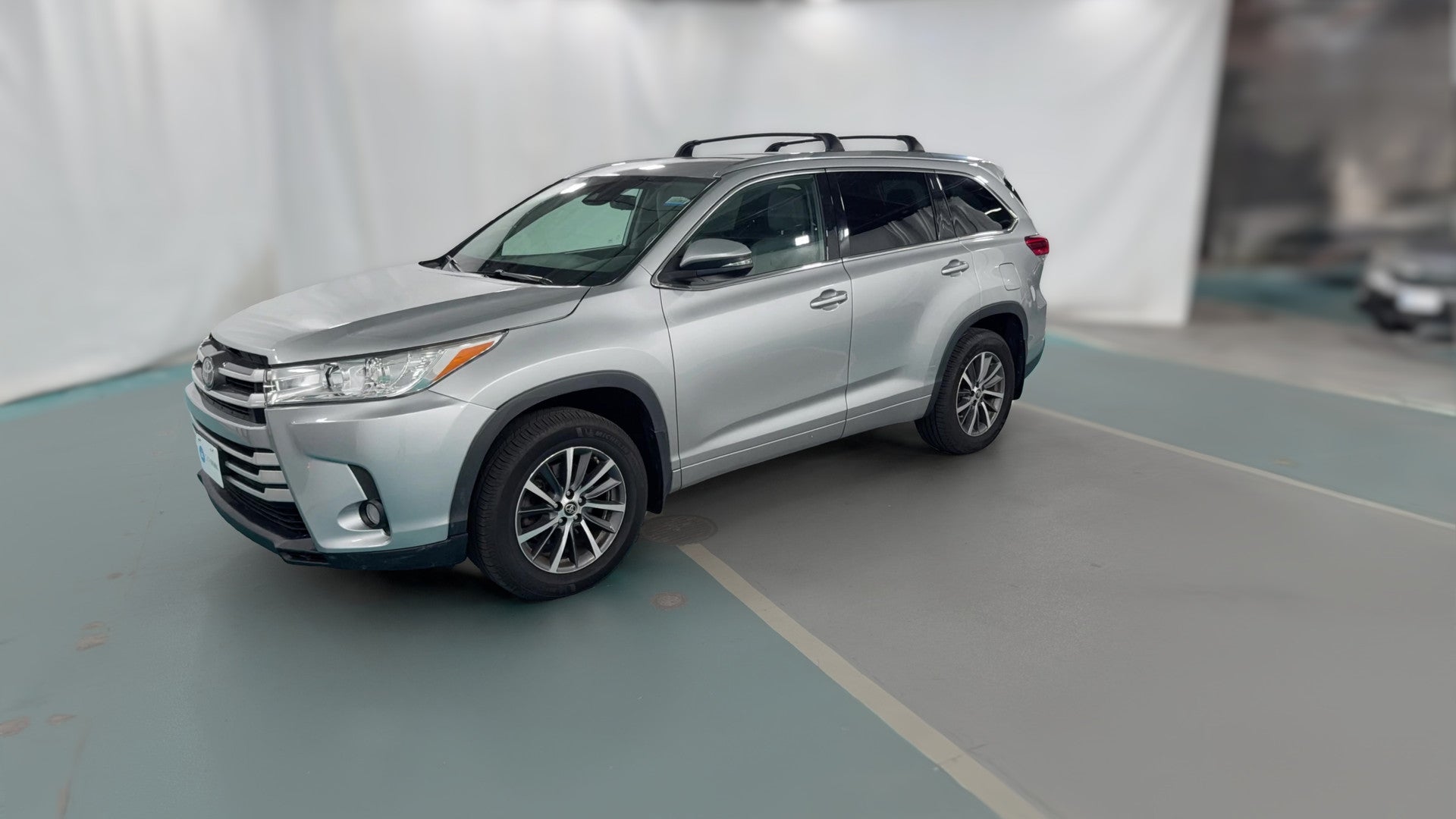 2018 Toyota Highlander vehicle photo