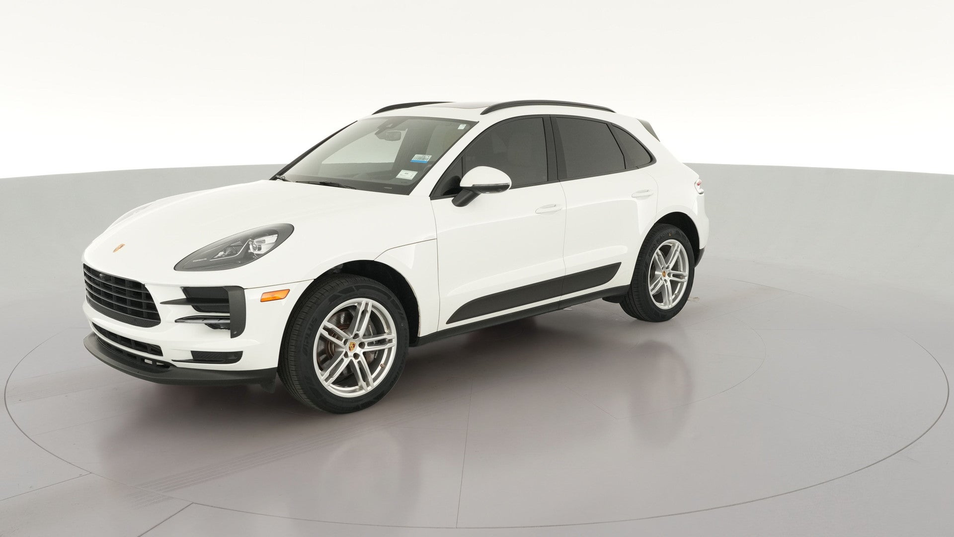 2021 Porsche Macan vehicle photo