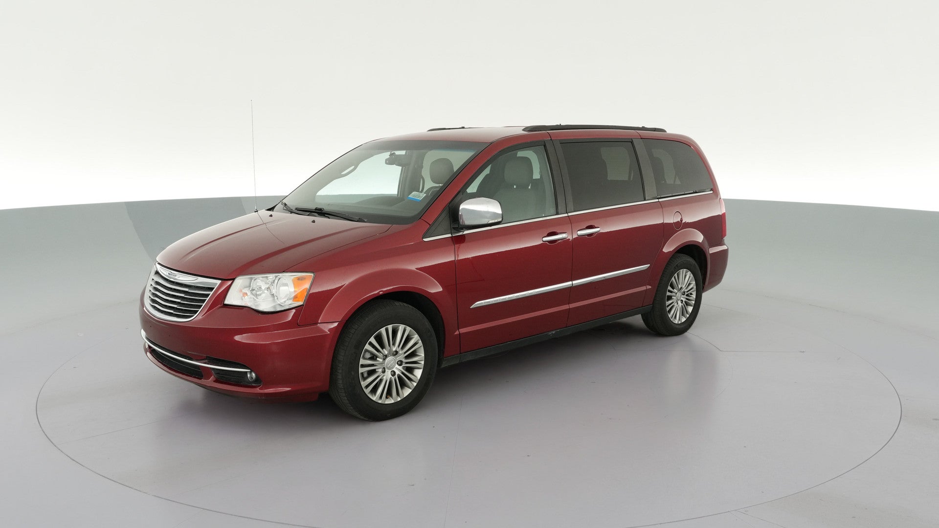 2015 Chrysler Town & Country vehicle photo