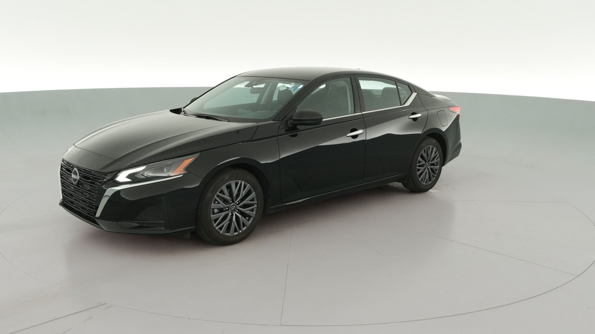 2025 Nissan Altima vehicle photo