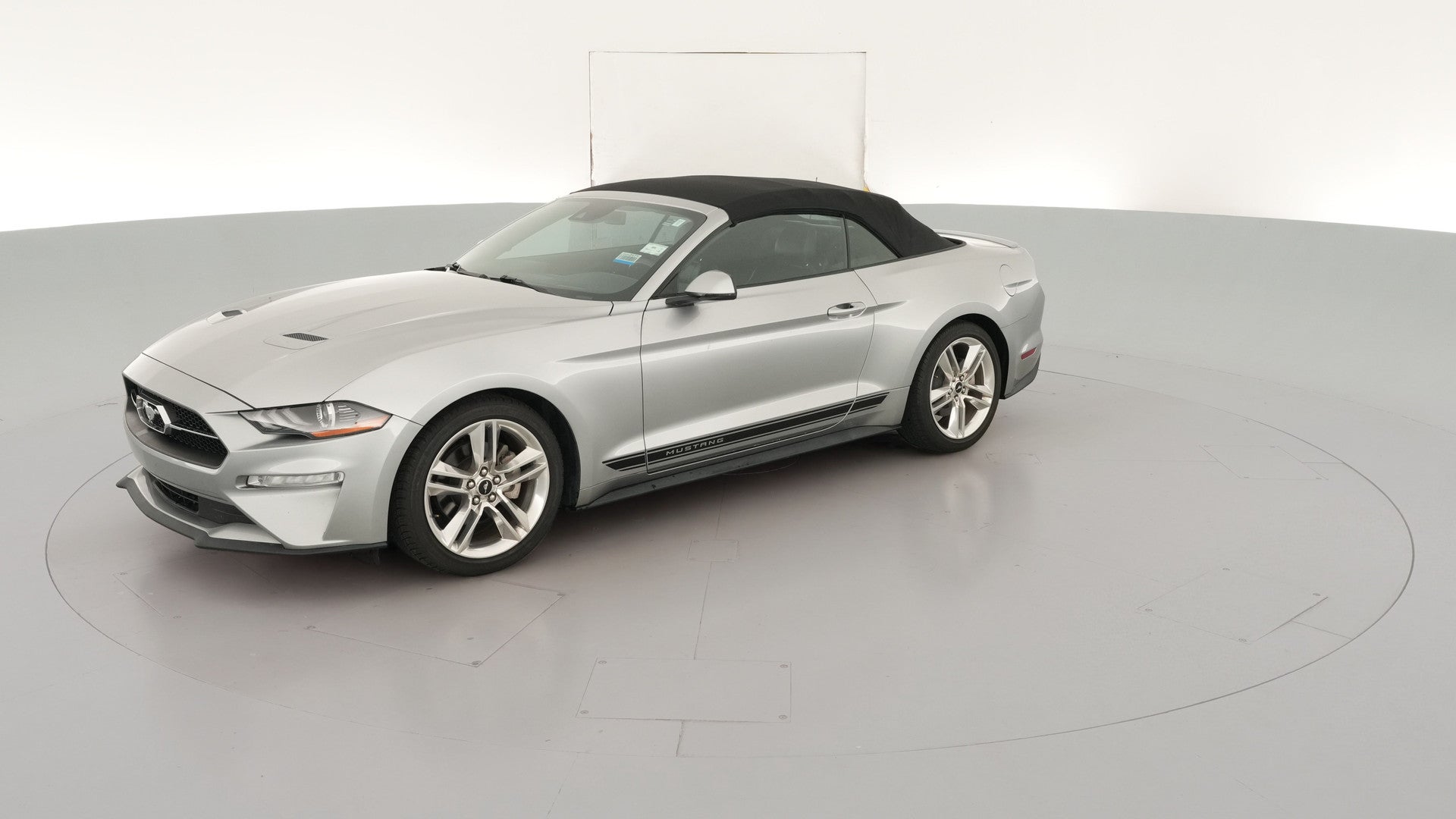 2020 Ford Mustang vehicle photo