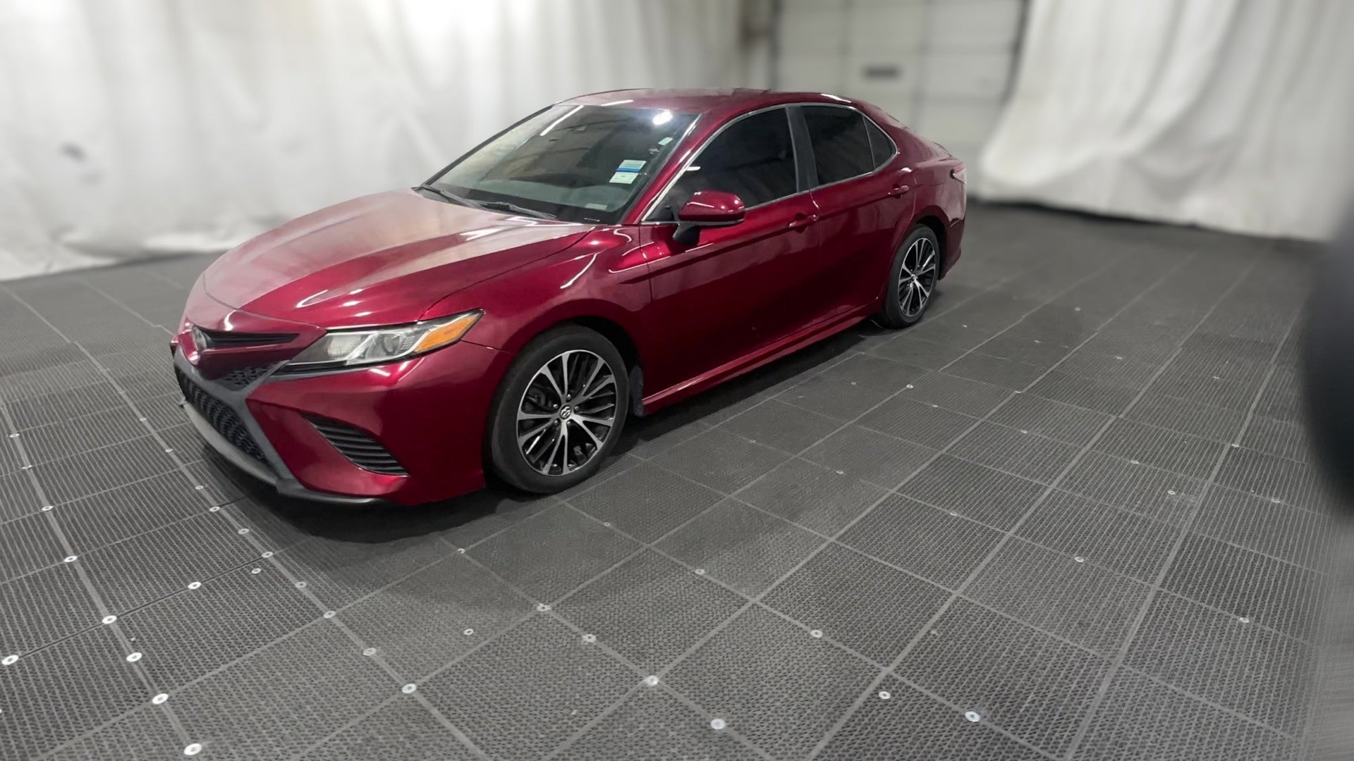 2018 Toyota Camry vehicle photo