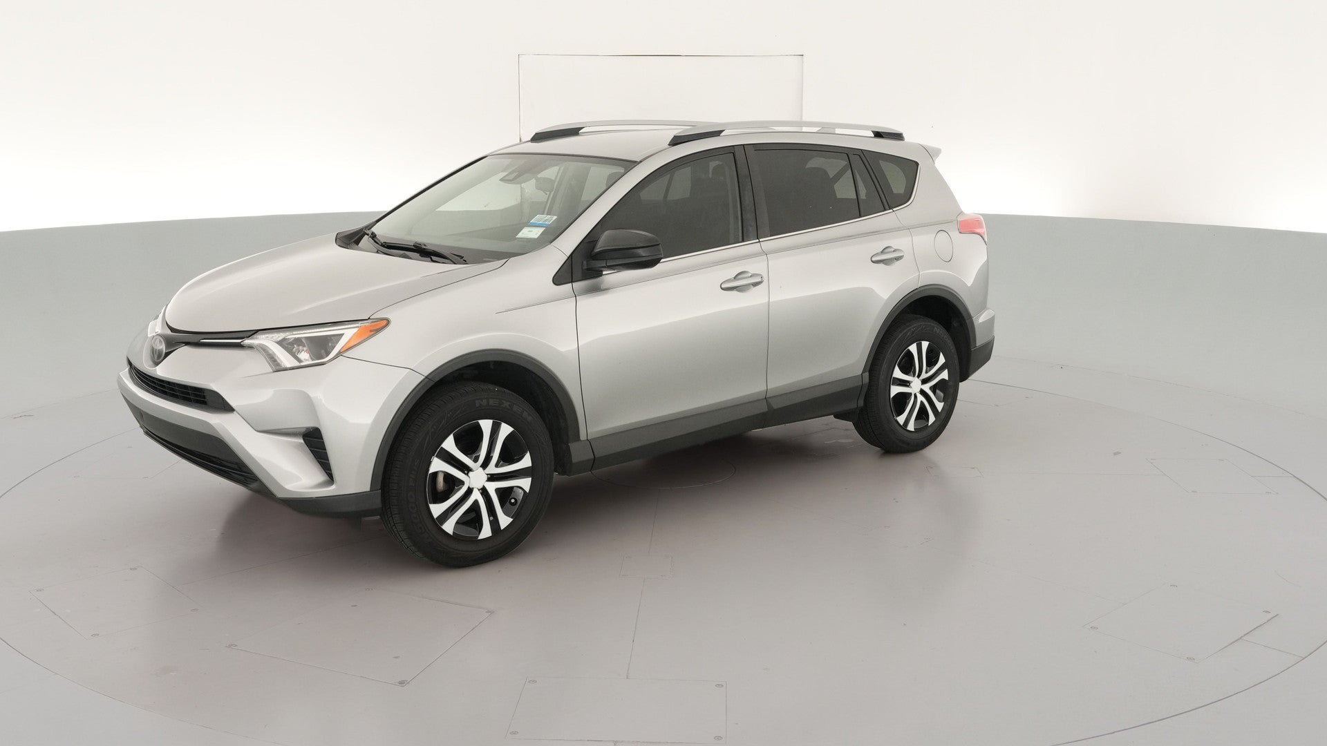 2018 Toyota RAV4 vehicle photo