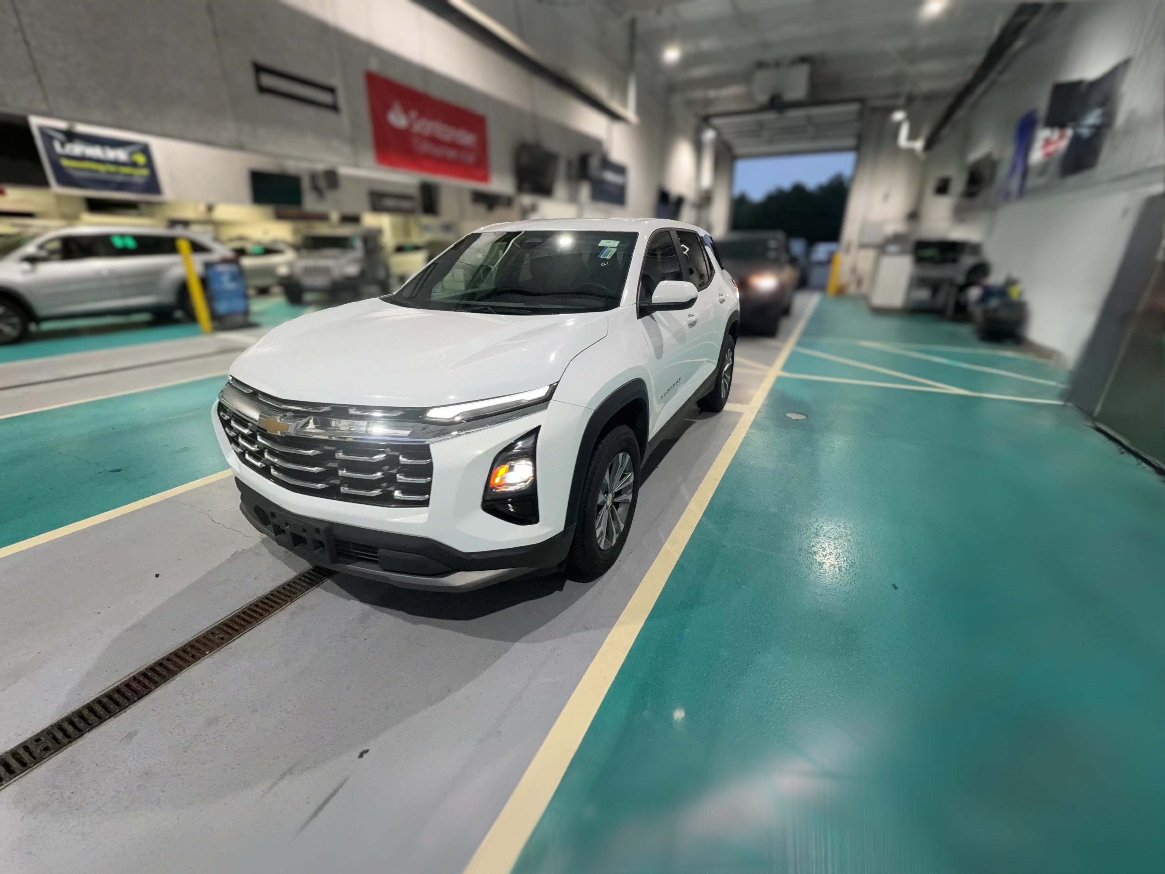 2025 Chevrolet Equinox LT - Photo 27