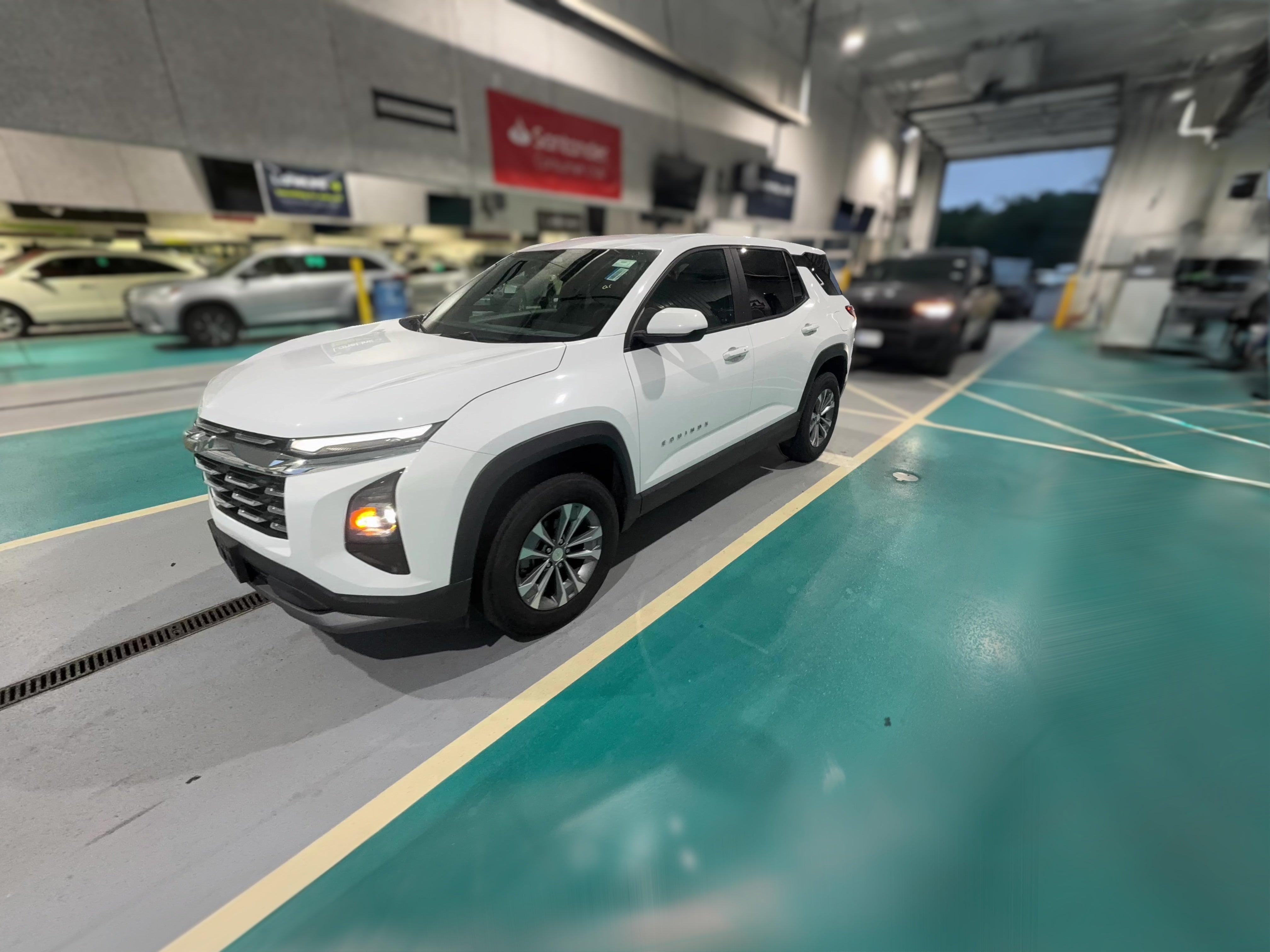 2025 Chevrolet Equinox LT - Photo 28