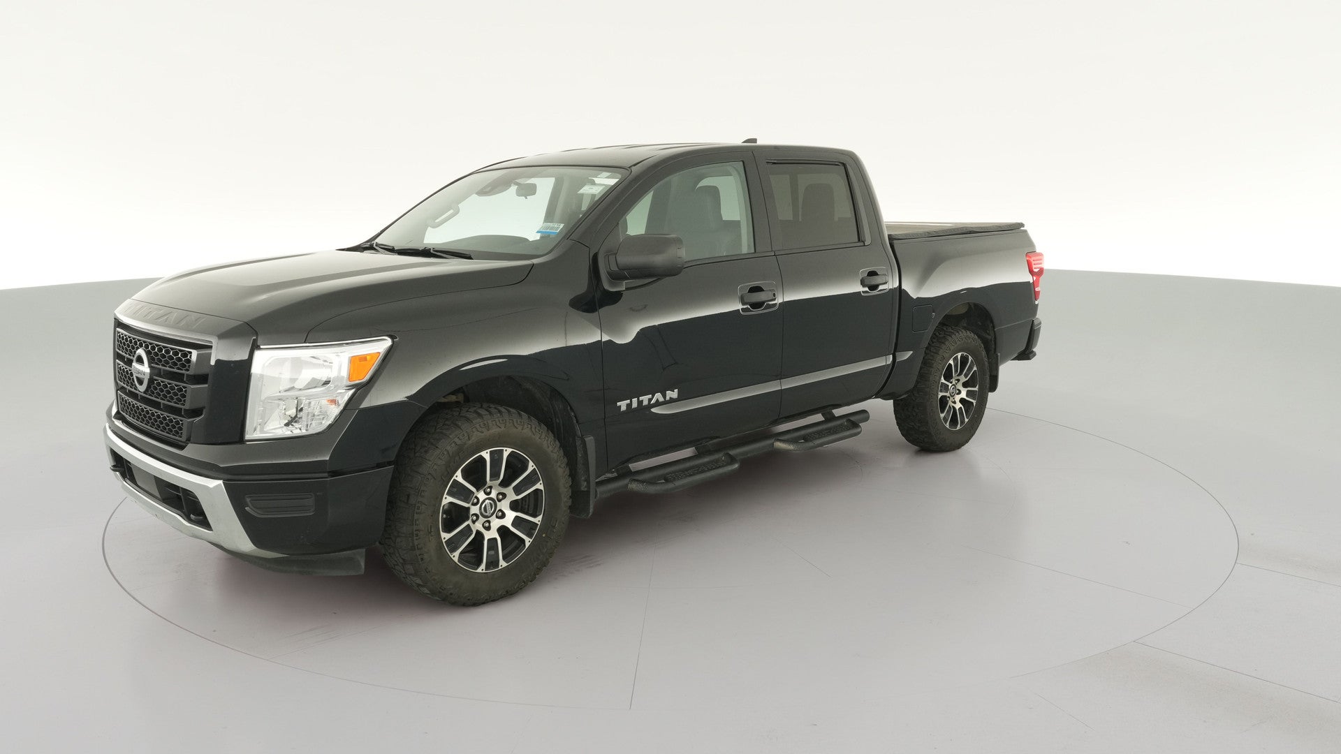 2022 Nissan Titan Crew Cab vehicle photo