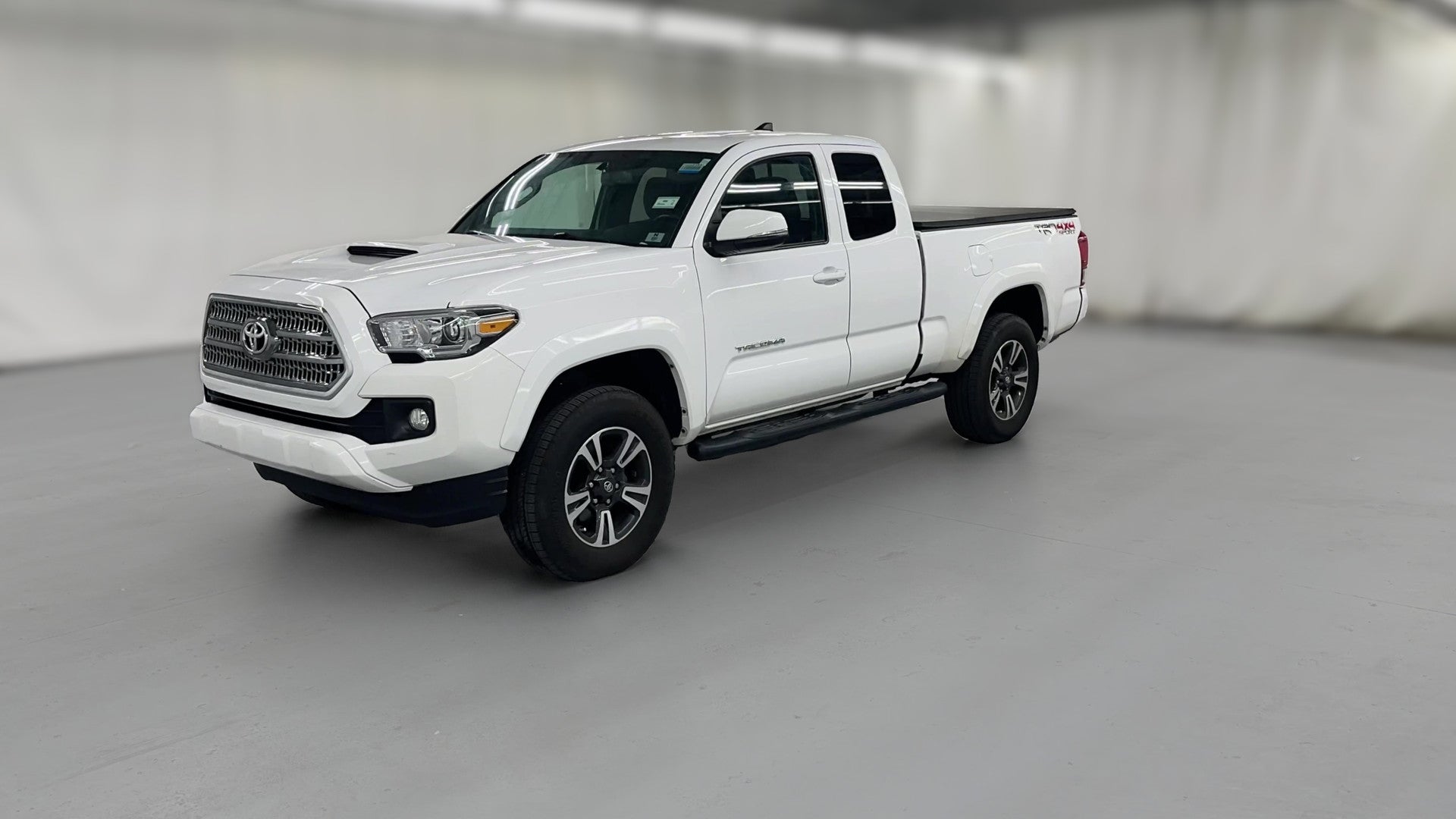 2016 Toyota Tacoma Access Cab vehicle photo