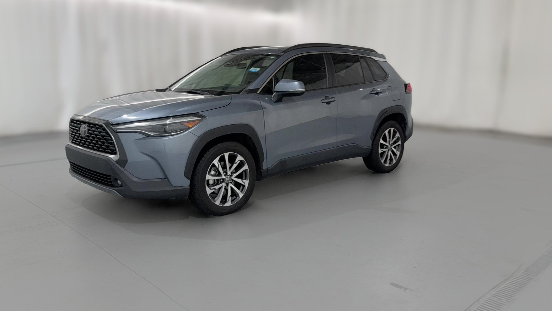 2023 Toyota Corolla Cross vehicle photo