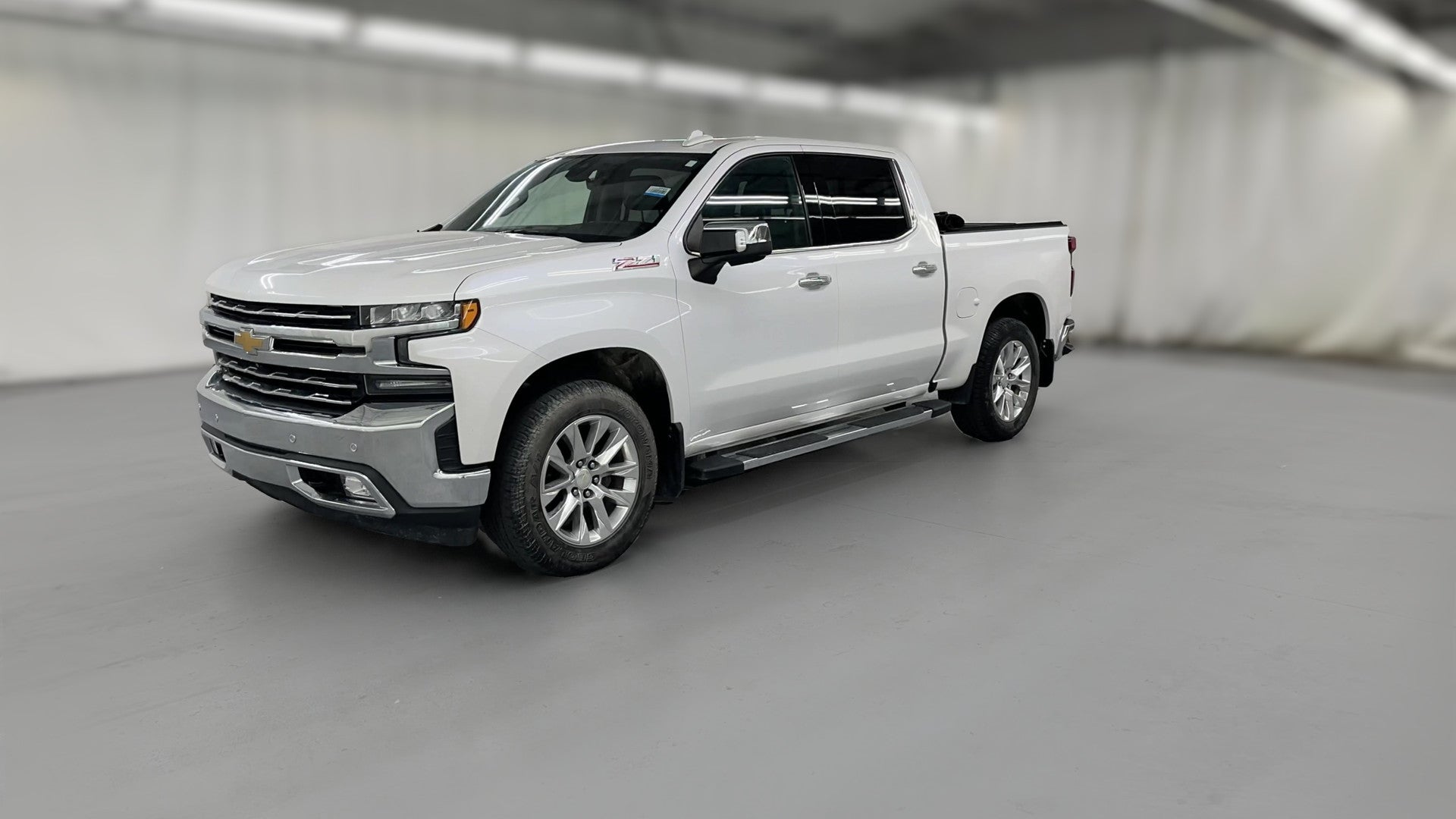 2021 Chevrolet Silverado 1500 Crew Cab vehicle photo