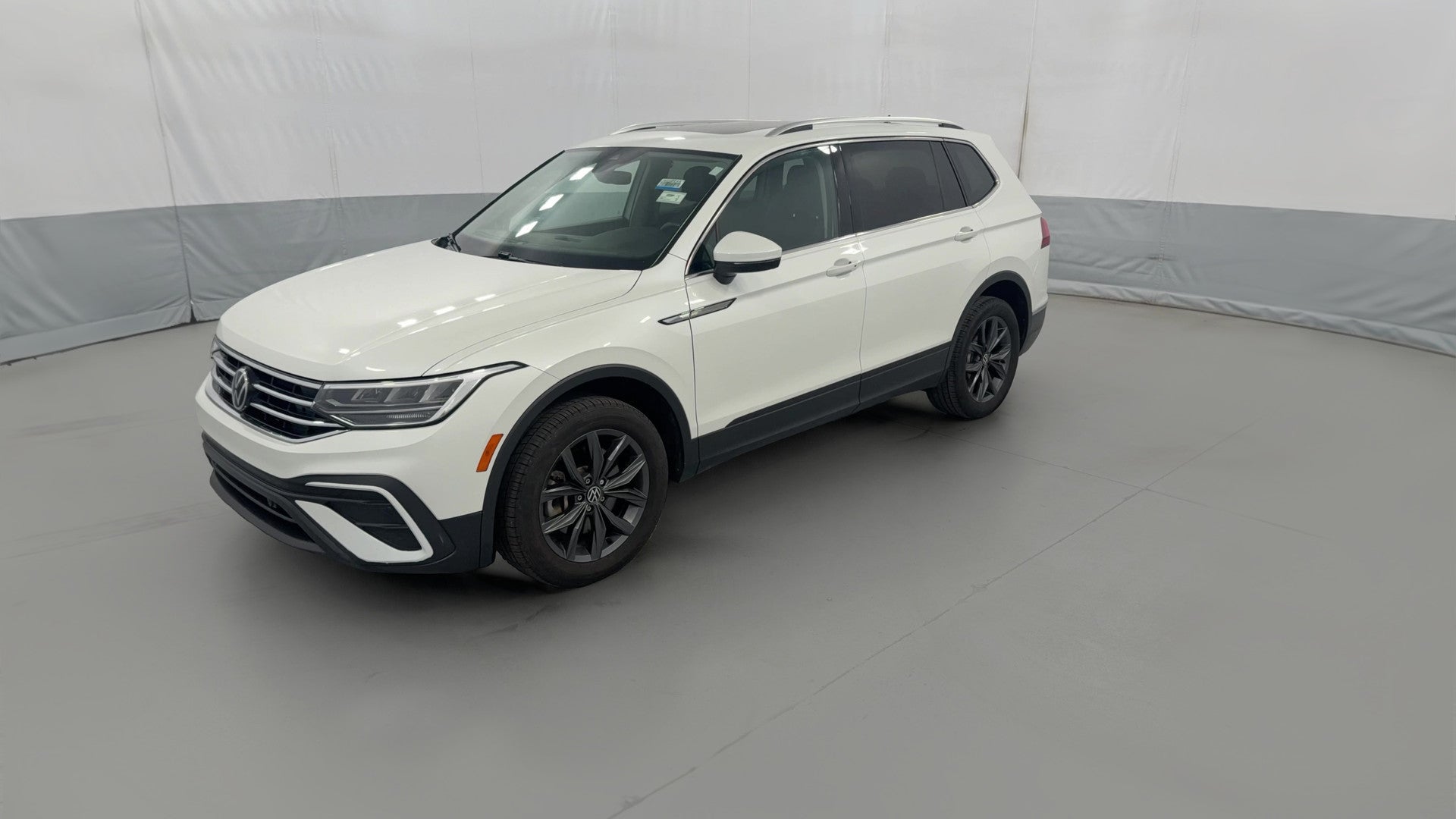 2023 Volkswagen Tiguan vehicle photo