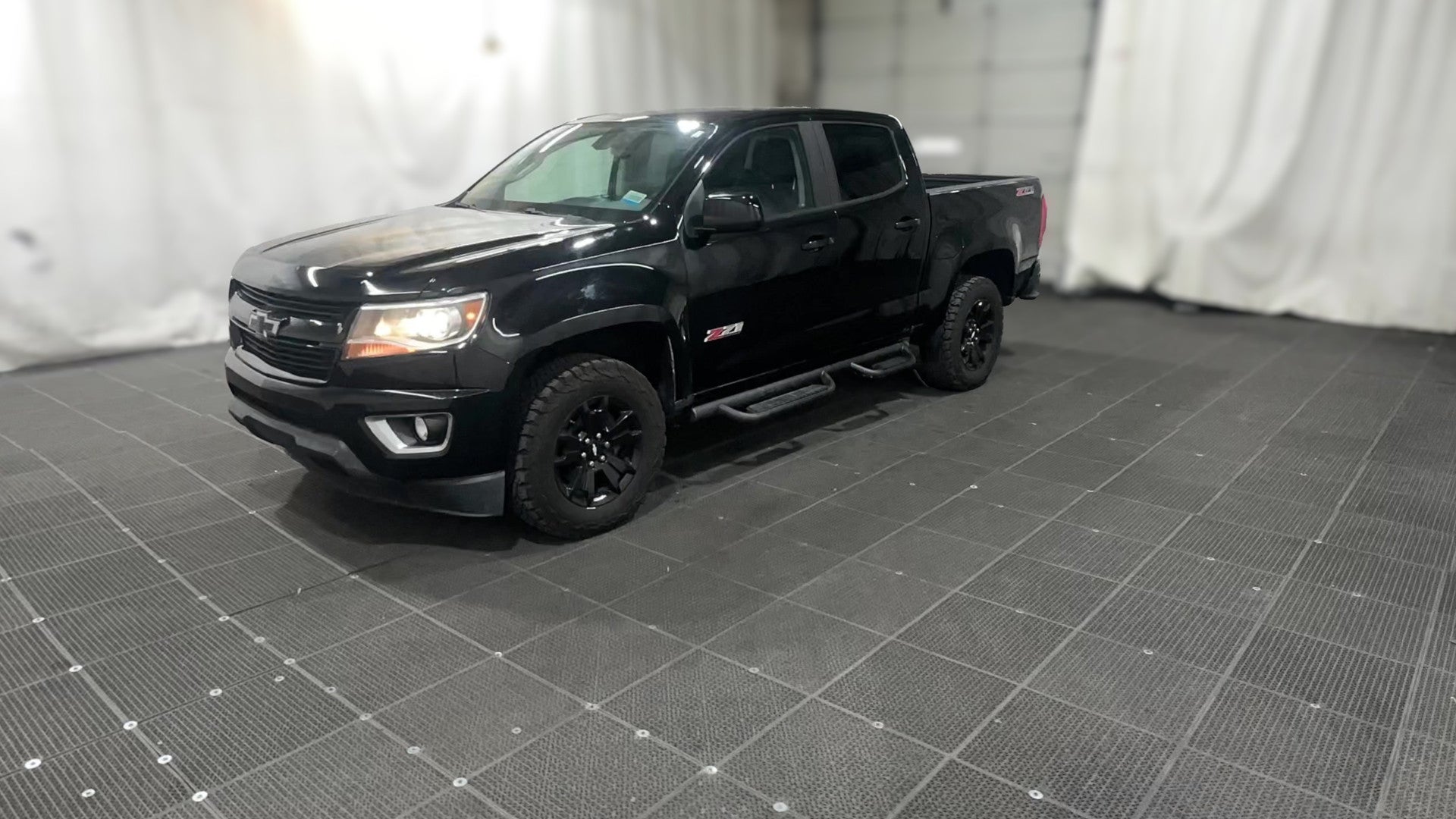 2017 Chevrolet Colorado Crew Cab vehicle photo