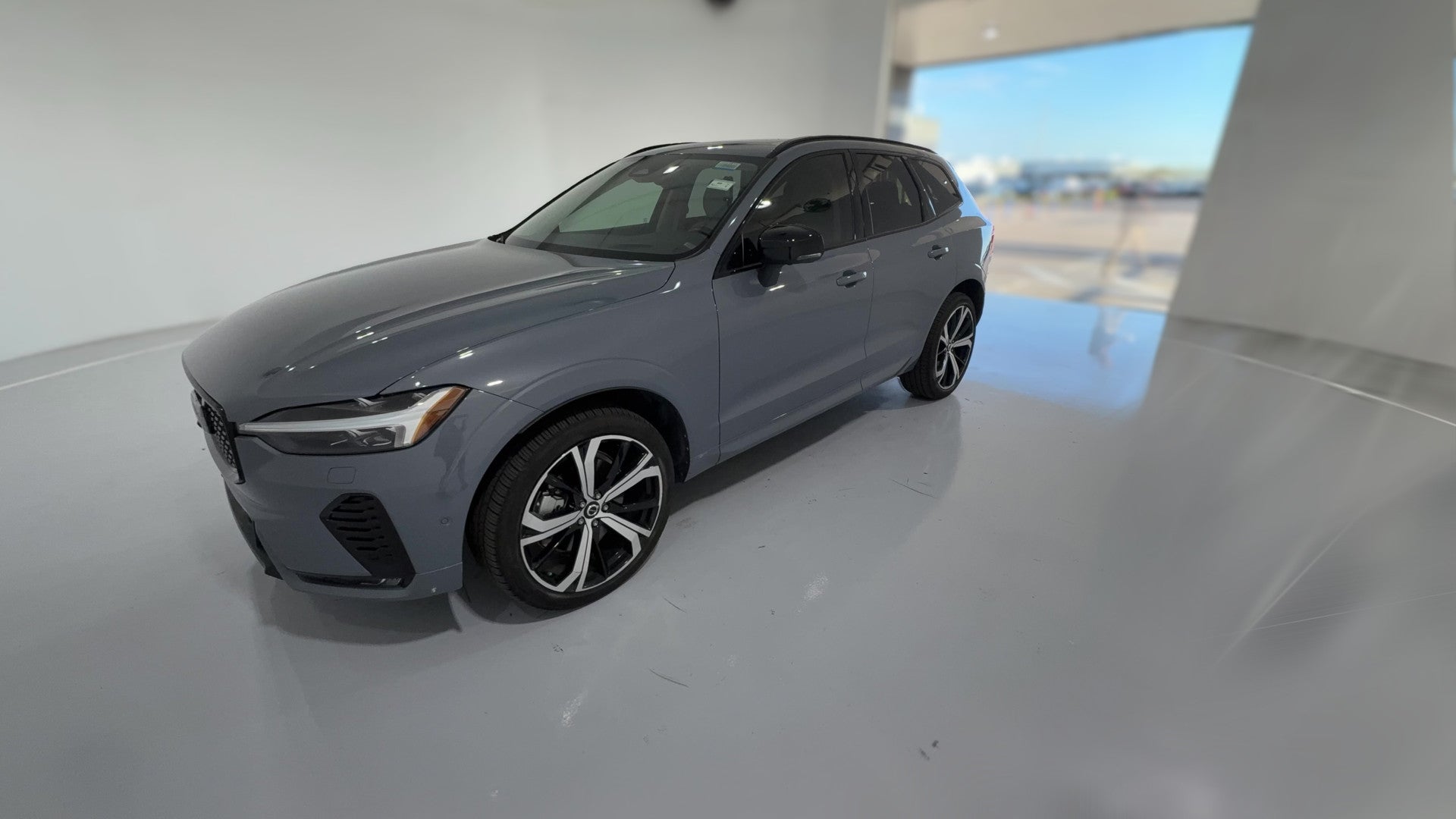 2023 Volvo XC60 vehicle photo