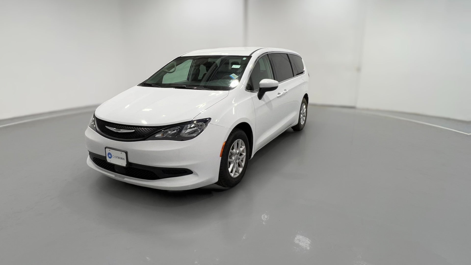 2023 Chrysler Voyager vehicle photo