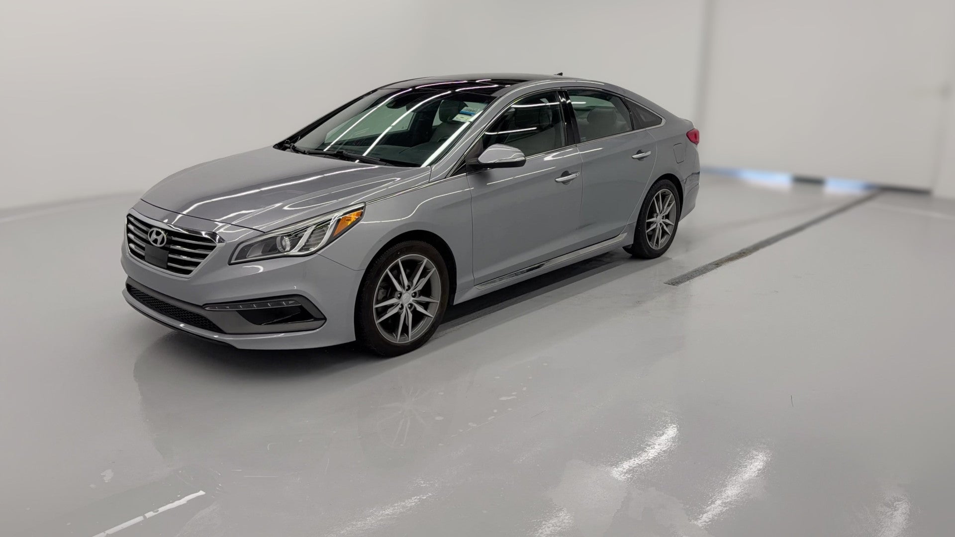 2015 Hyundai Sonata vehicle photo