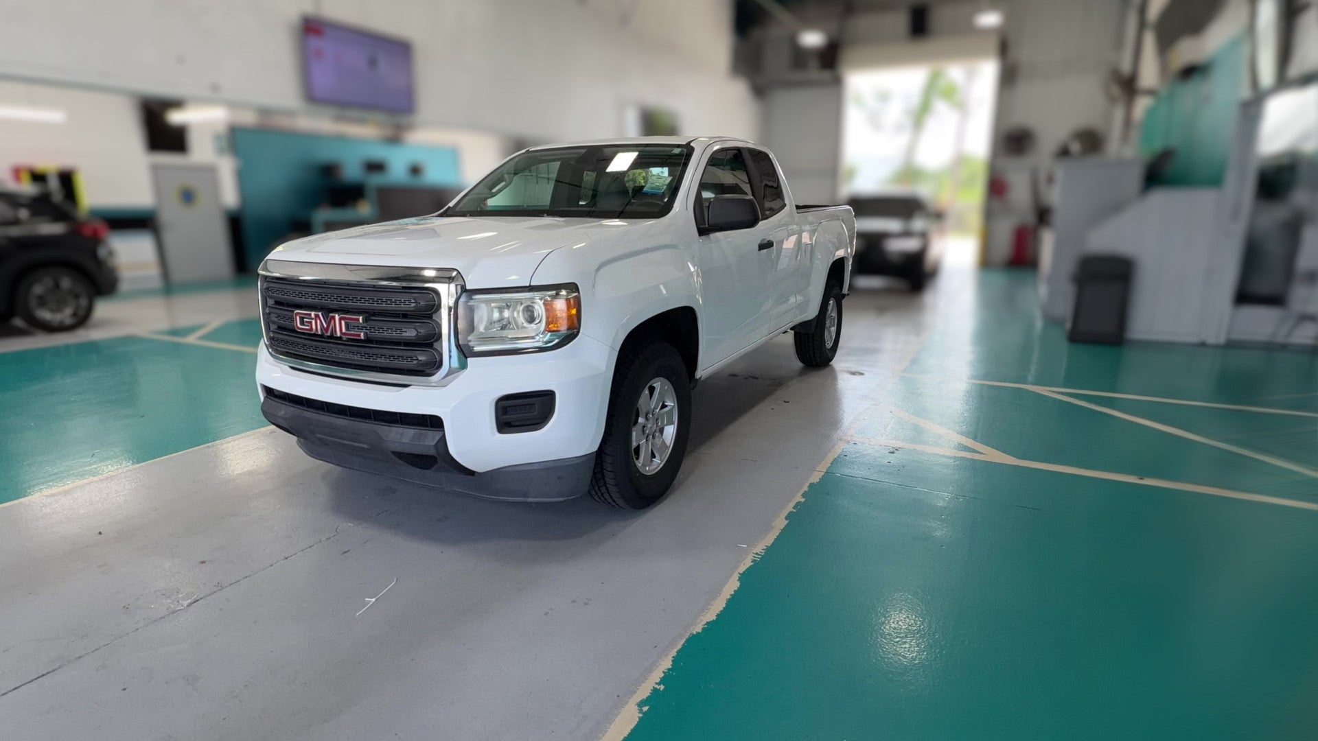2018 GMC Canyon Extended Cab vehicle photo