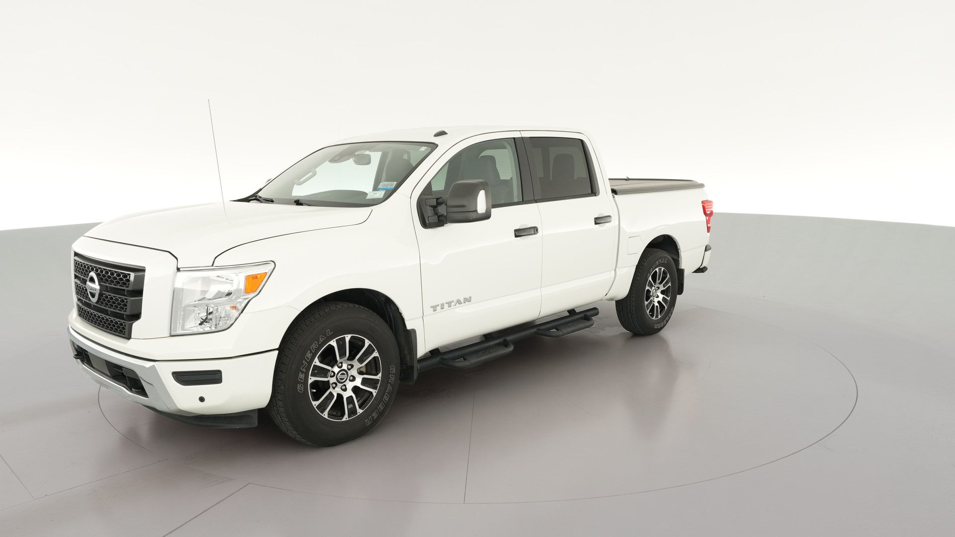 2021 Nissan Titan Crew Cab vehicle photo