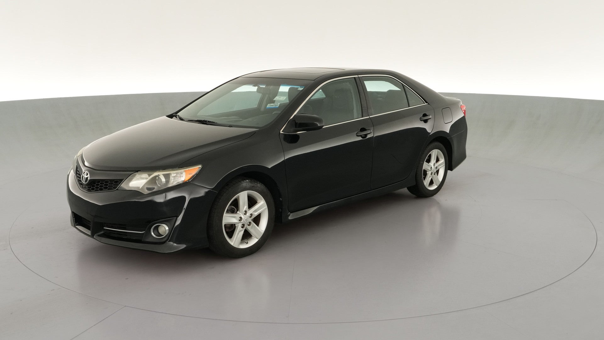 2013 Toyota Camry vehicle photo