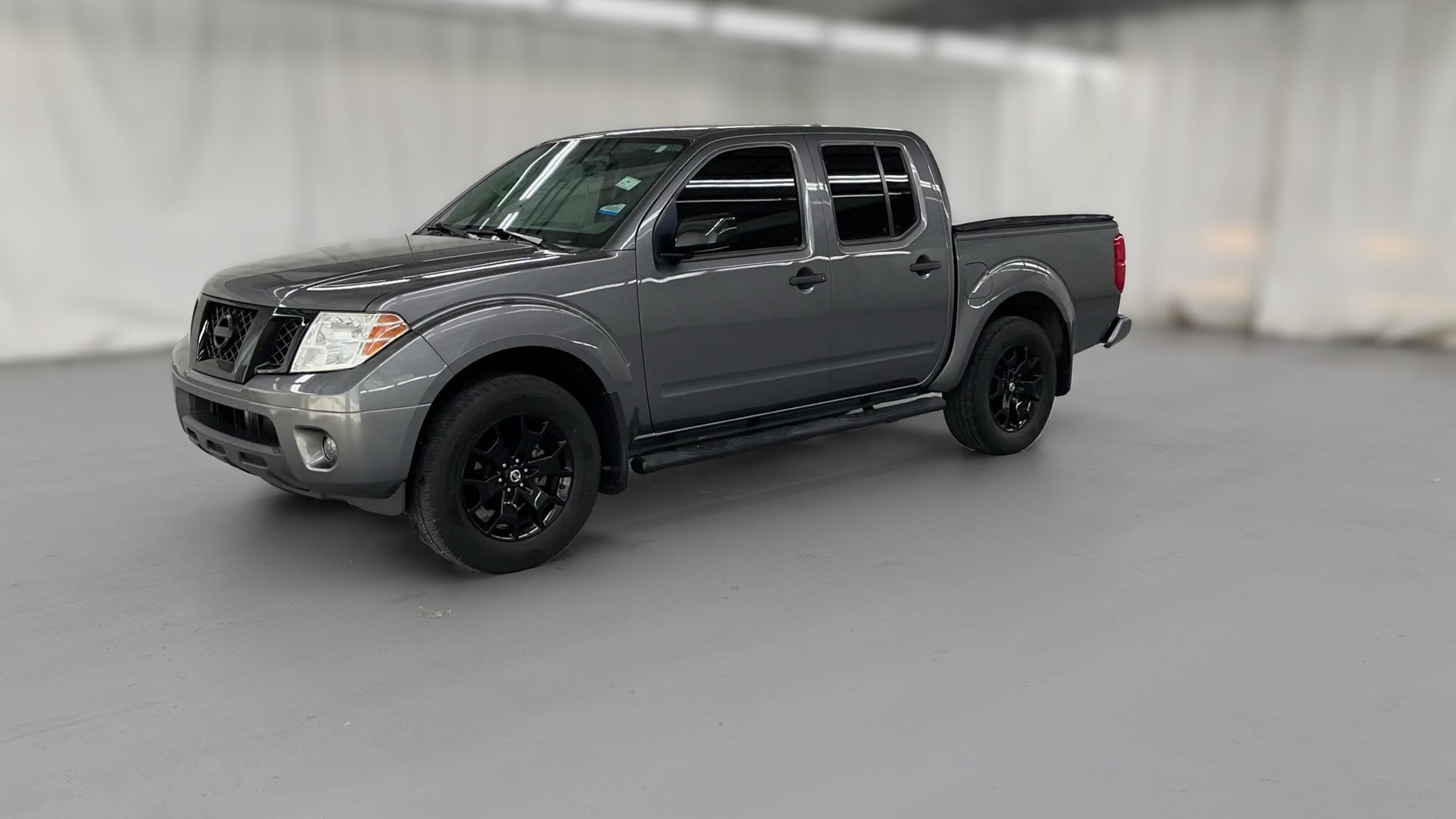 2021 Nissan Frontier Crew Cab vehicle photo