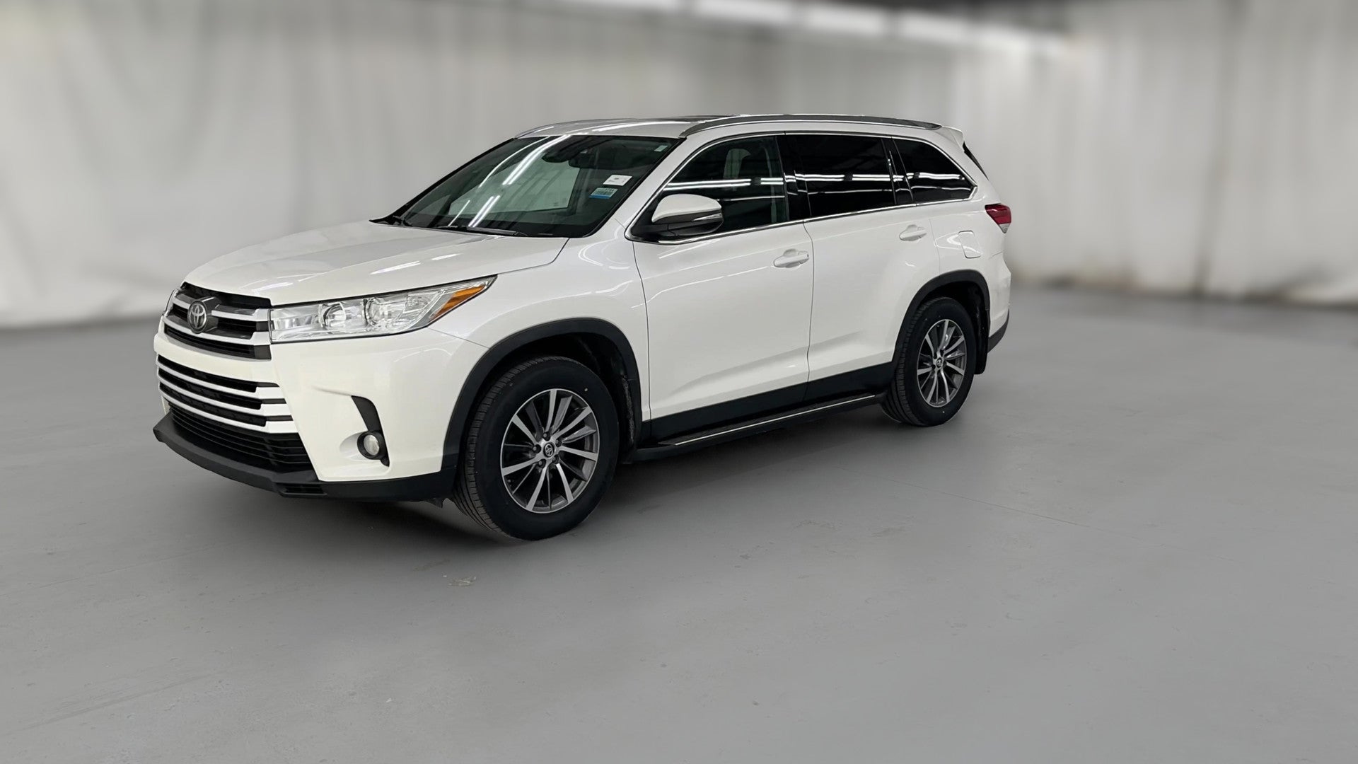 2019 Toyota Highlander vehicle photo