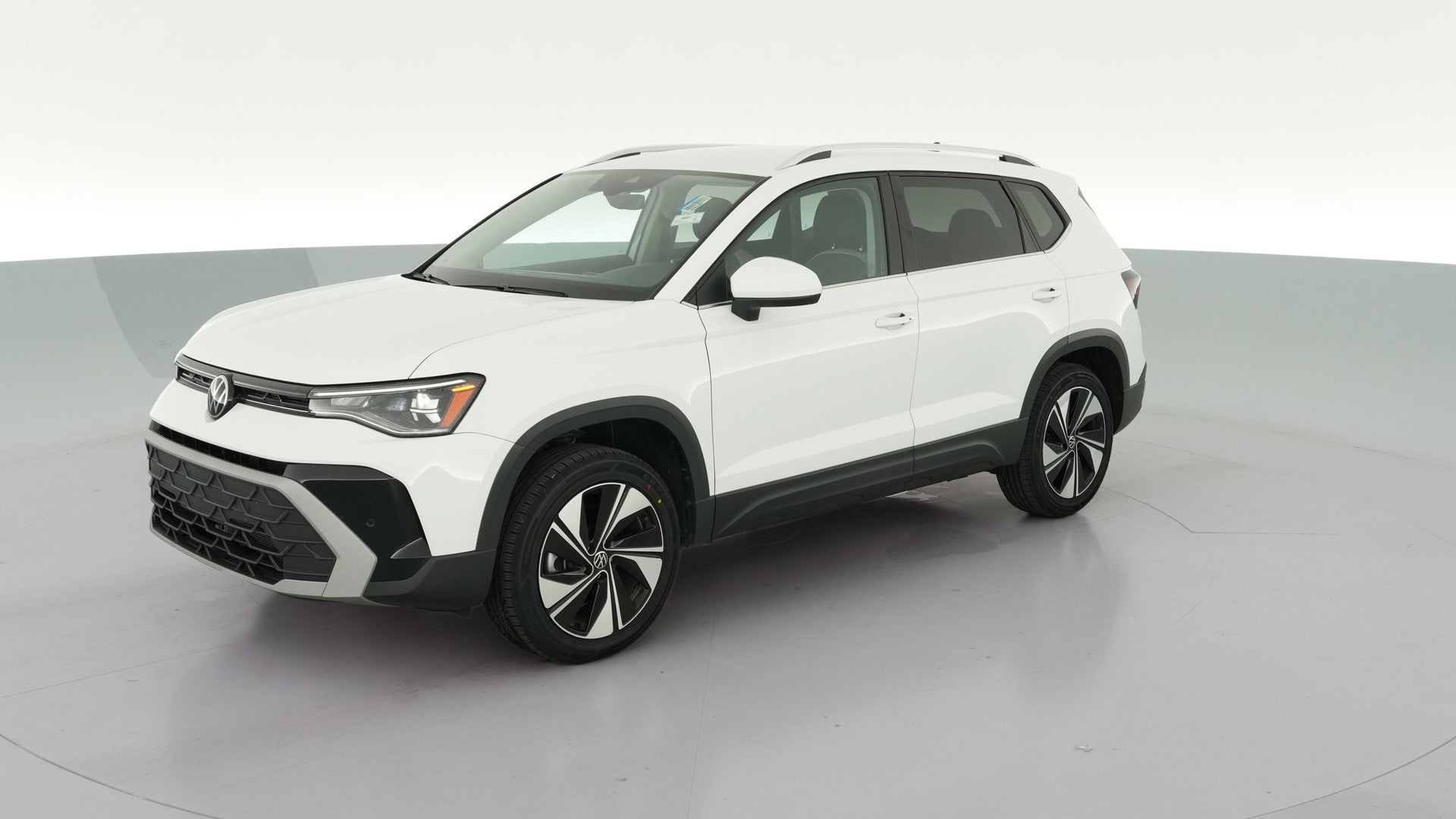 2025 Volkswagen Taos vehicle photo