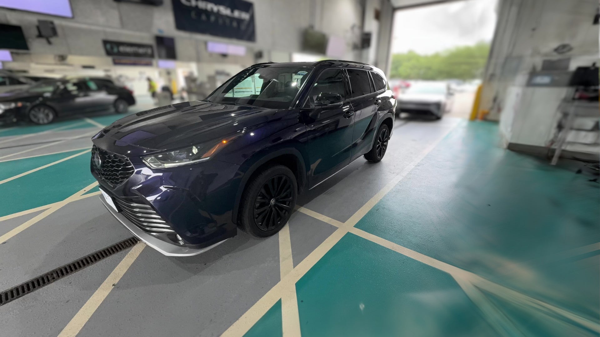 2025 Toyota Highlander vehicle photo