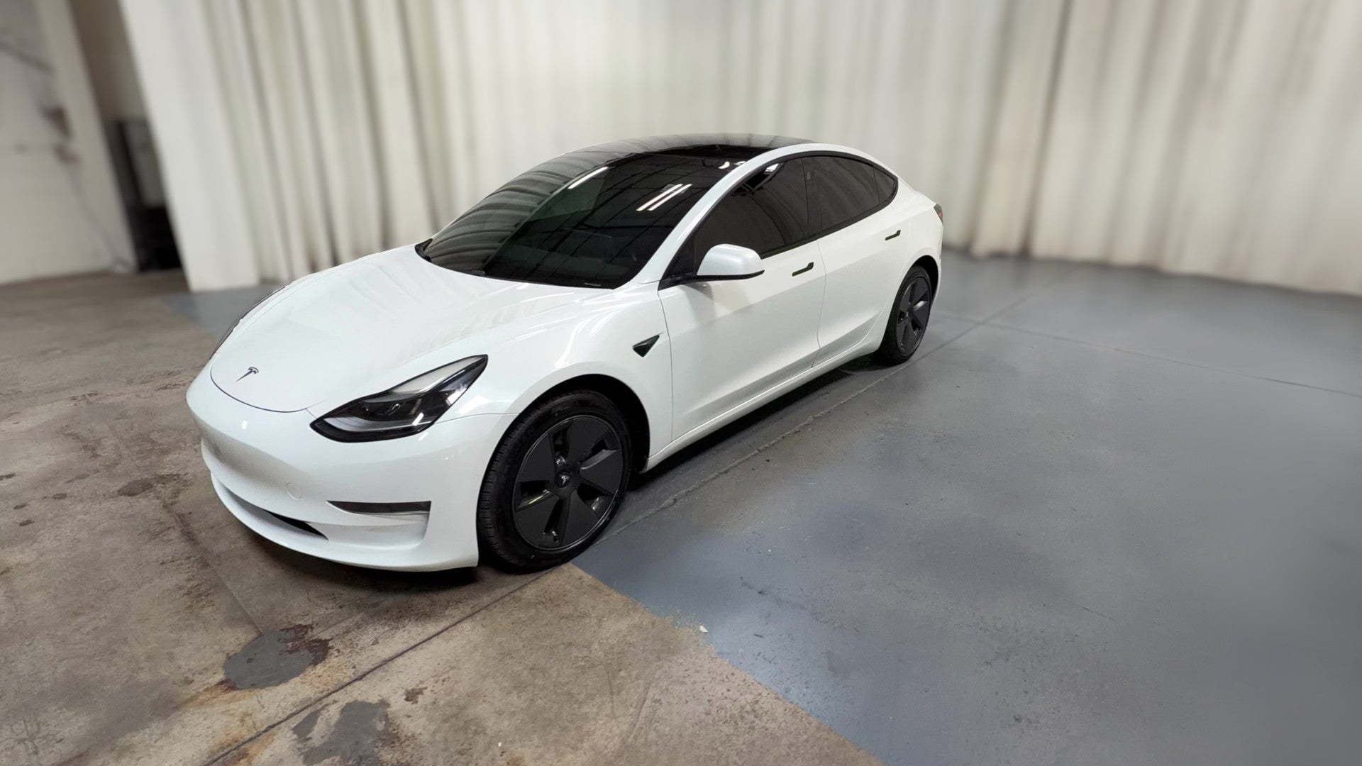 2021 Tesla Model 3 vehicle photo