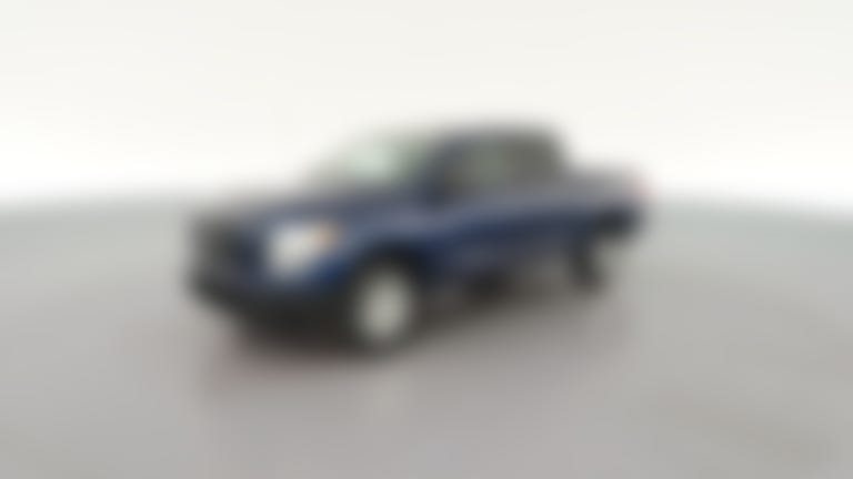 2019 Nissan Titan Crew Cab vehicle photo