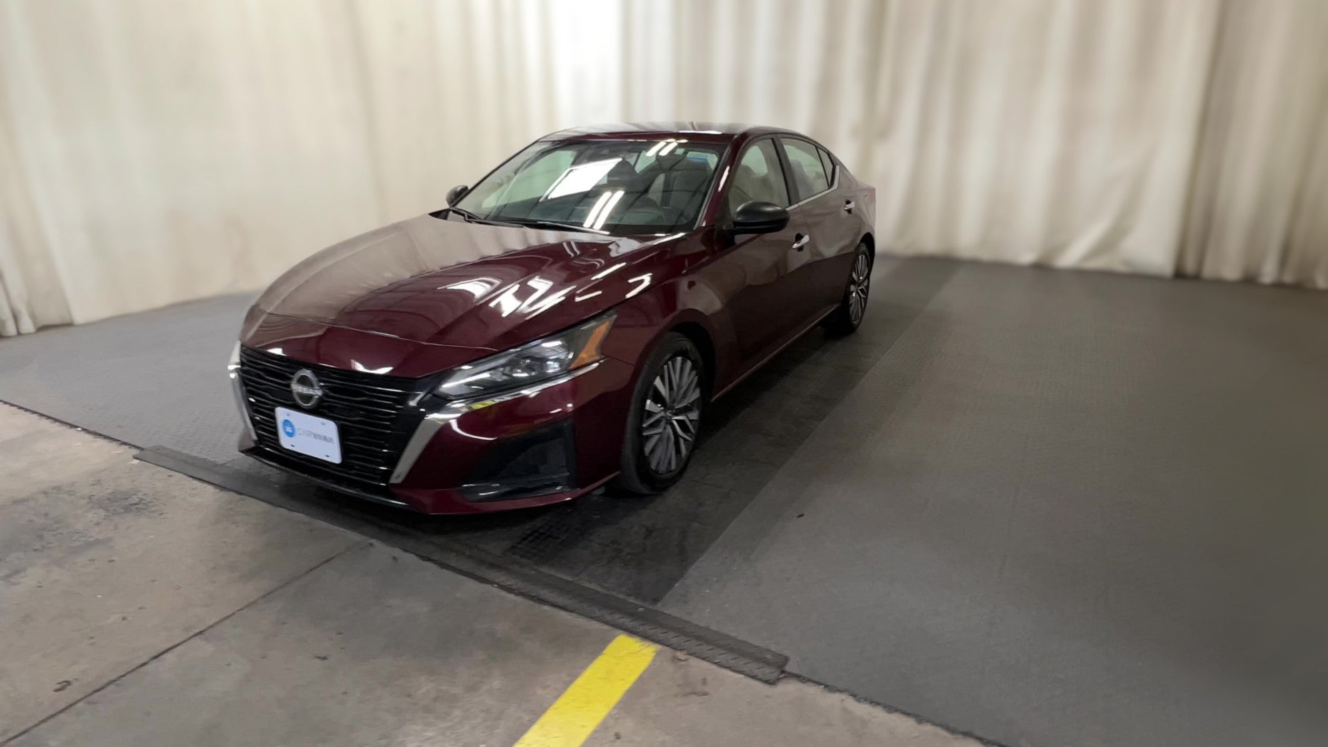 2025 Nissan Altima vehicle photo