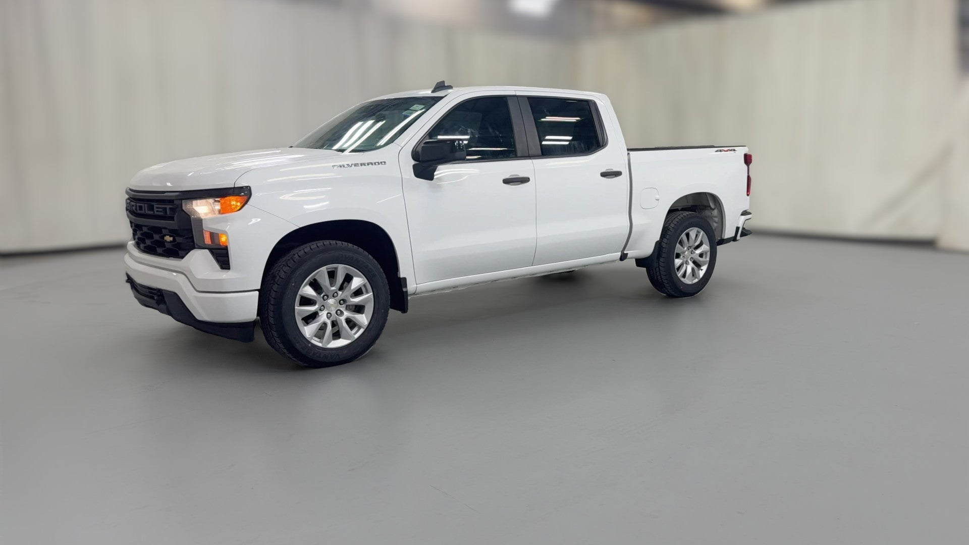 2022 Chevrolet Silverado 1500 Crew Cab vehicle photo