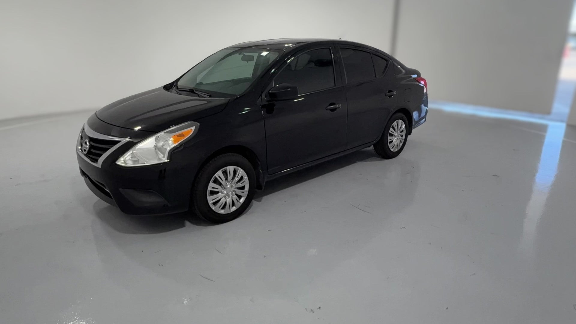 2019 Nissan Versa vehicle photo