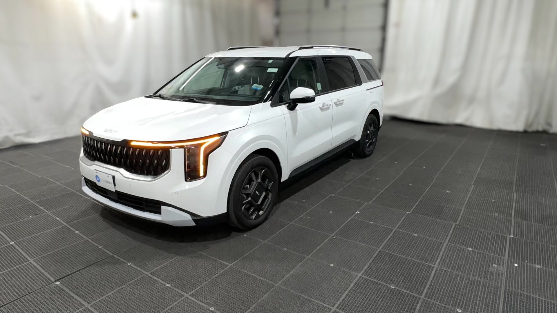 2025 Kia Carnival Hybrid vehicle photo