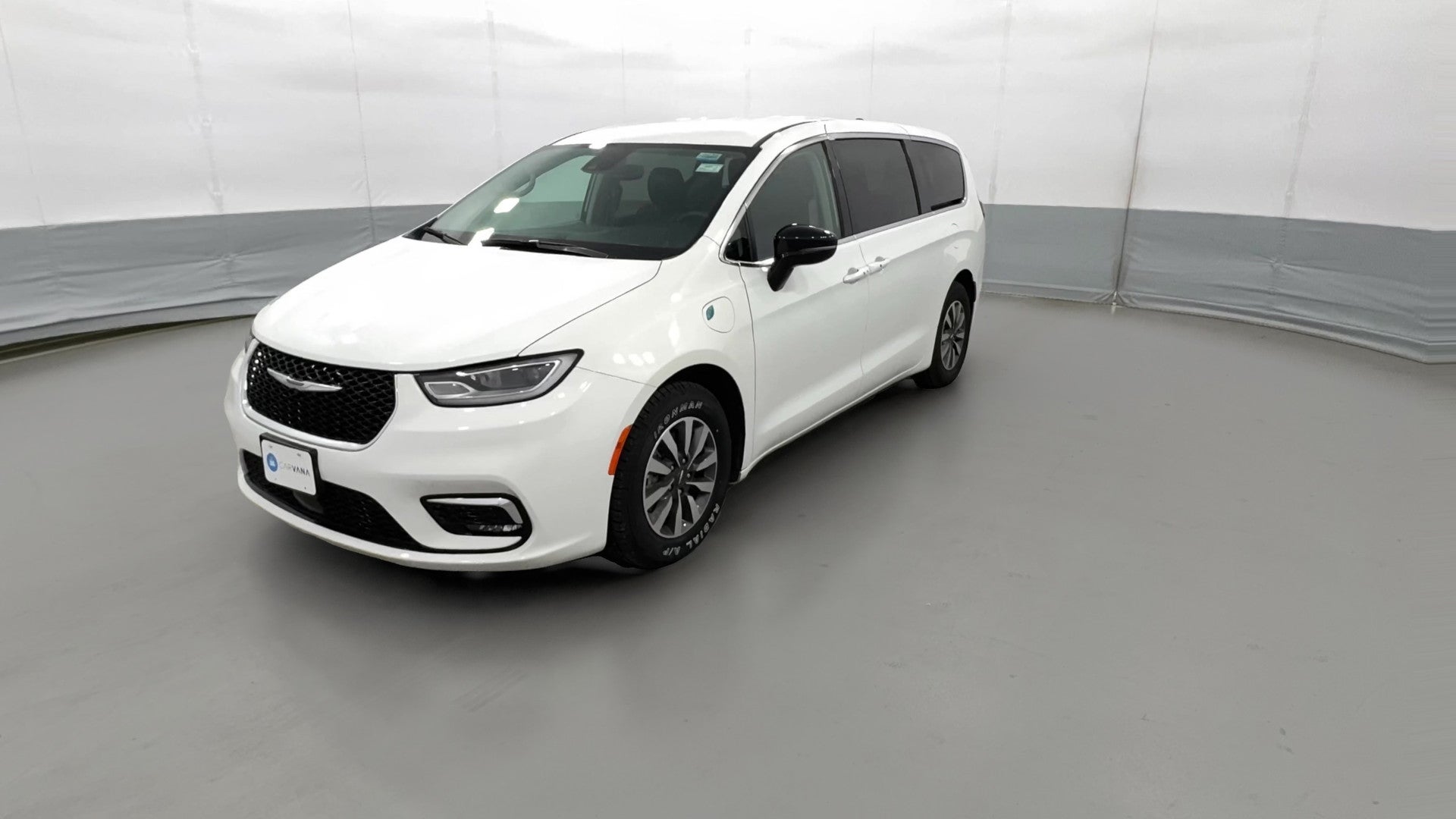 2024 Chrysler Pacifica Hybrid vehicle photo
