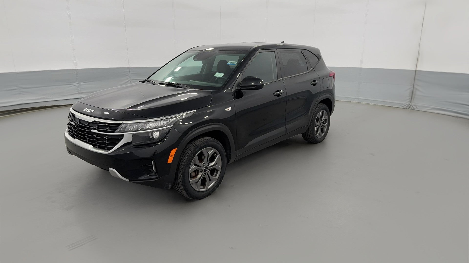 2024 Kia Seltos vehicle photo