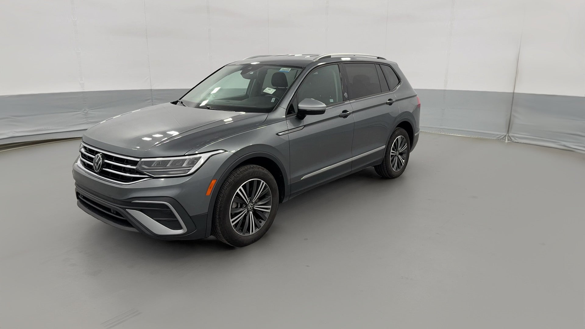 2024 Volkswagen Tiguan vehicle photo