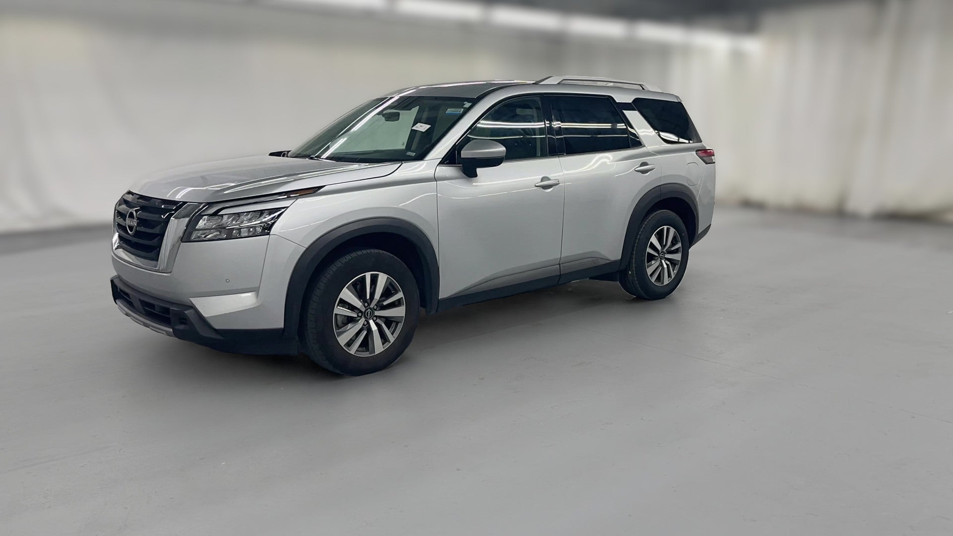 2025 Nissan Pathfinder vehicle photo