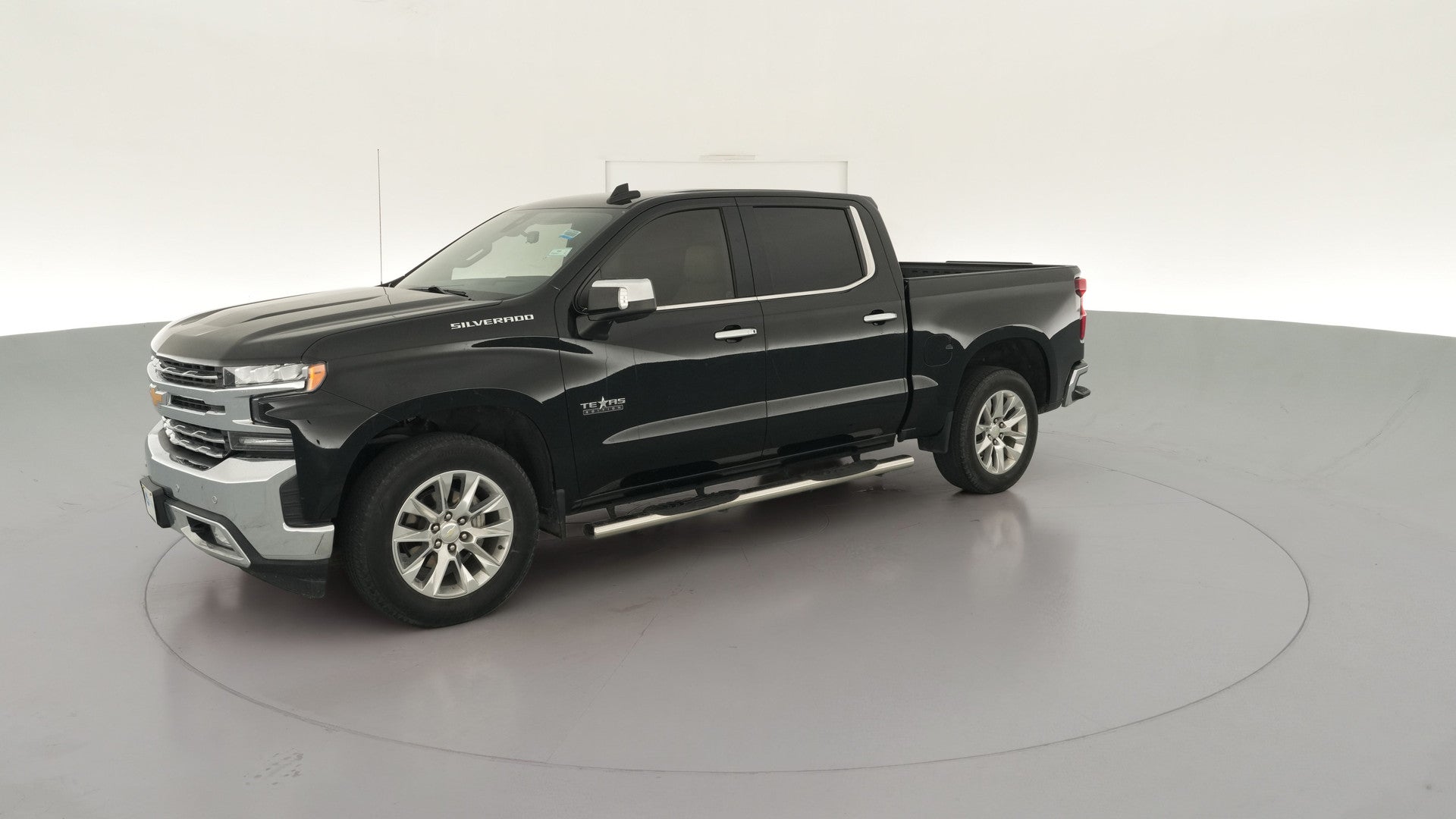 2020 Chevrolet Silverado 1500 Crew Cab vehicle photo