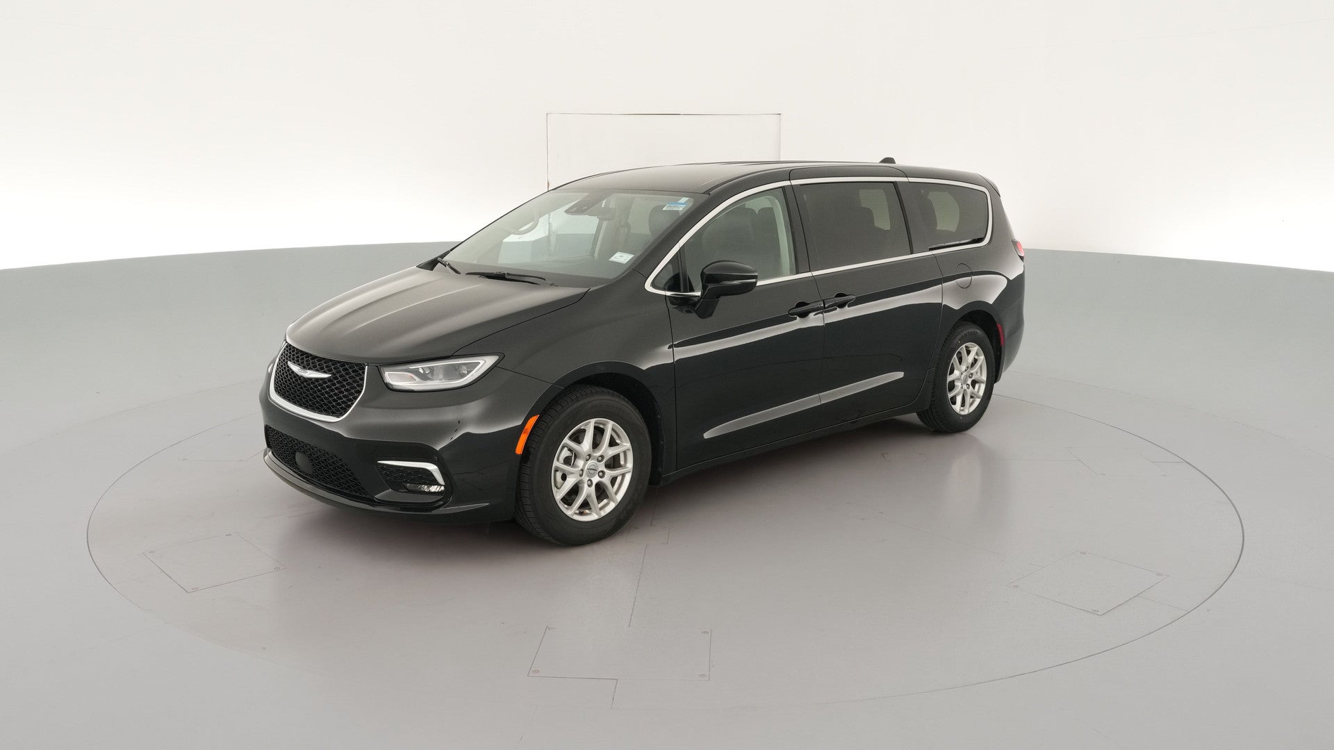 2024 Chrysler Pacifica vehicle photo