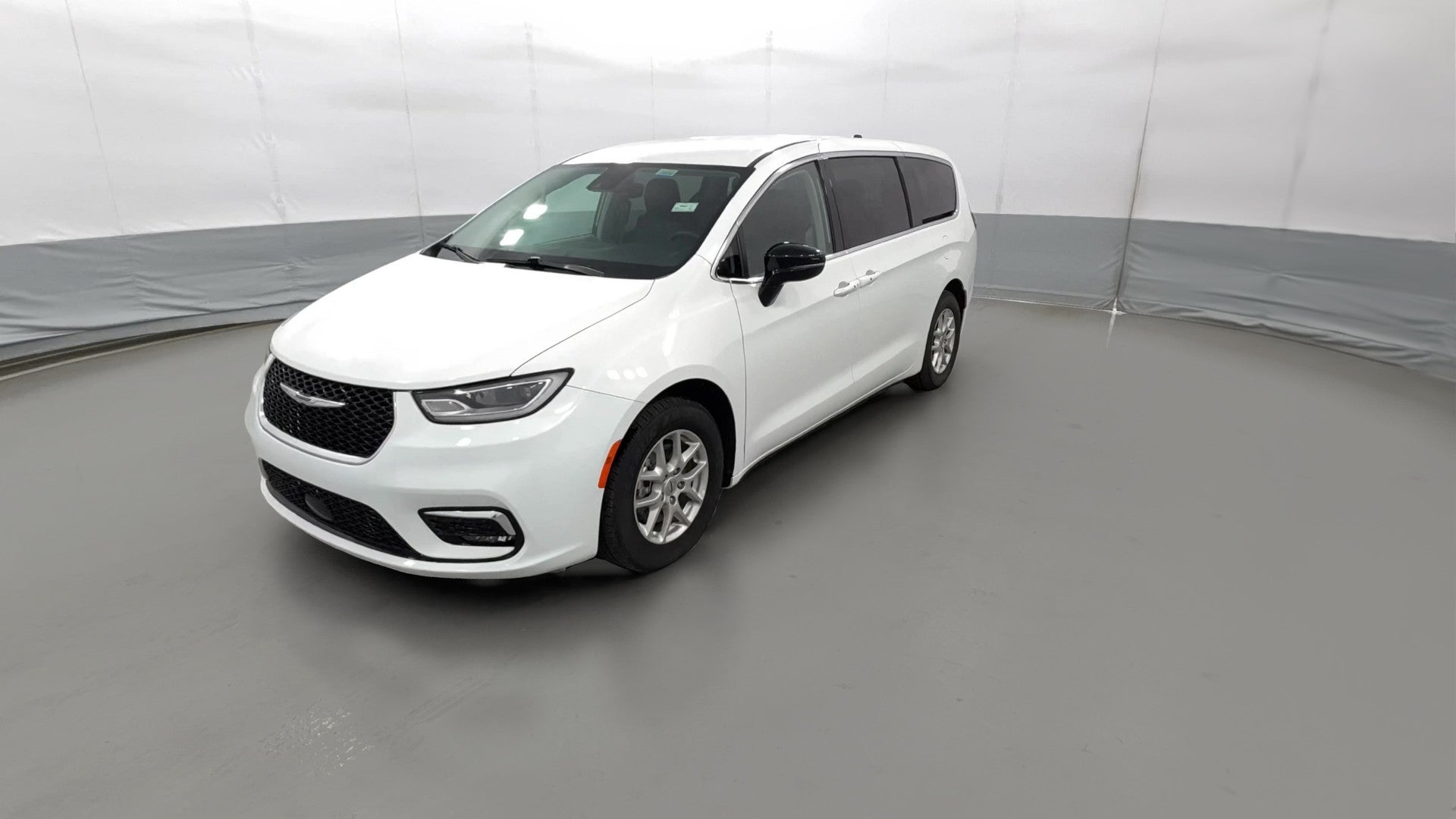 2024 Chrysler Pacifica vehicle photo
