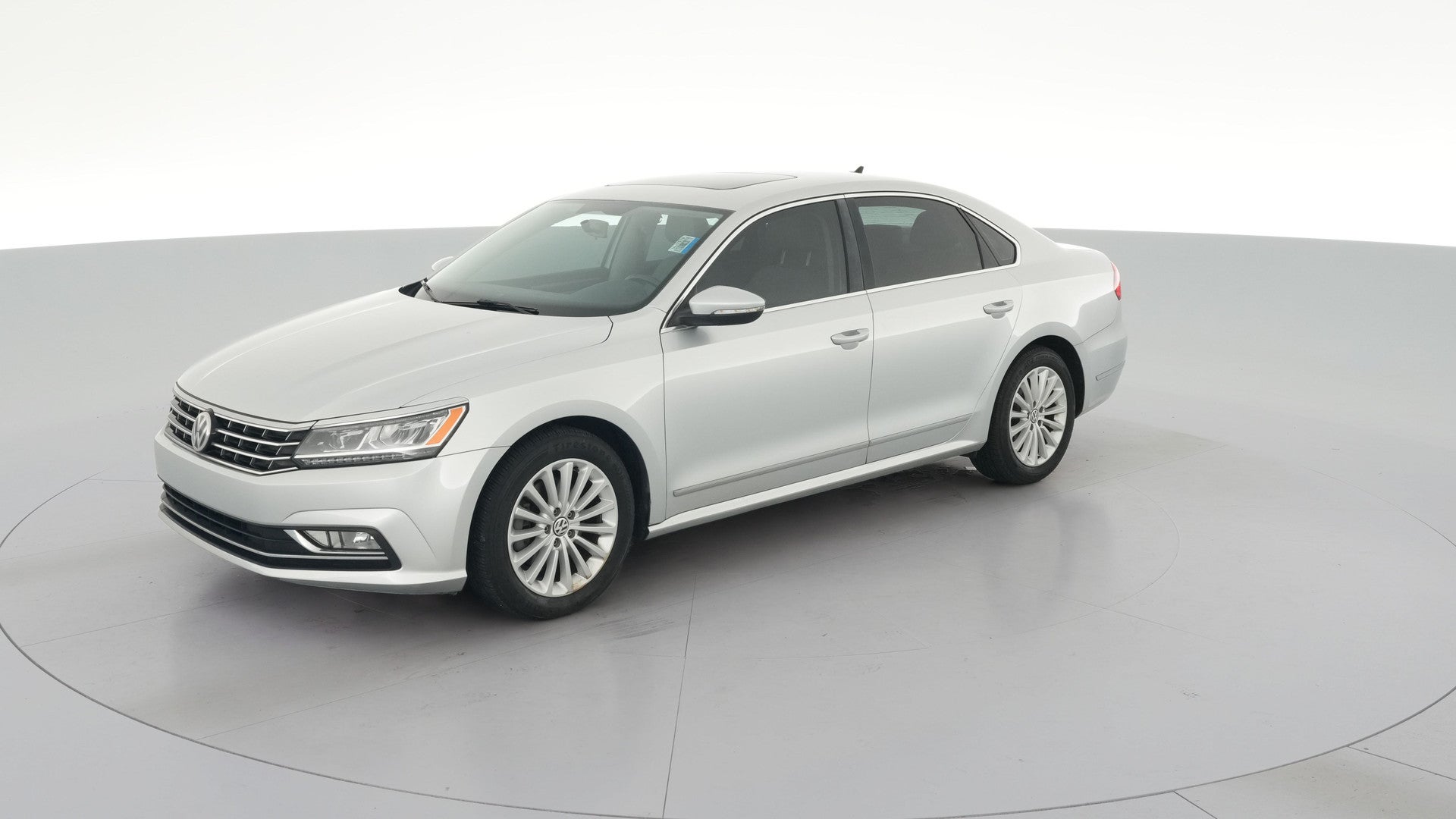 2016 Volkswagen Passat vehicle photo