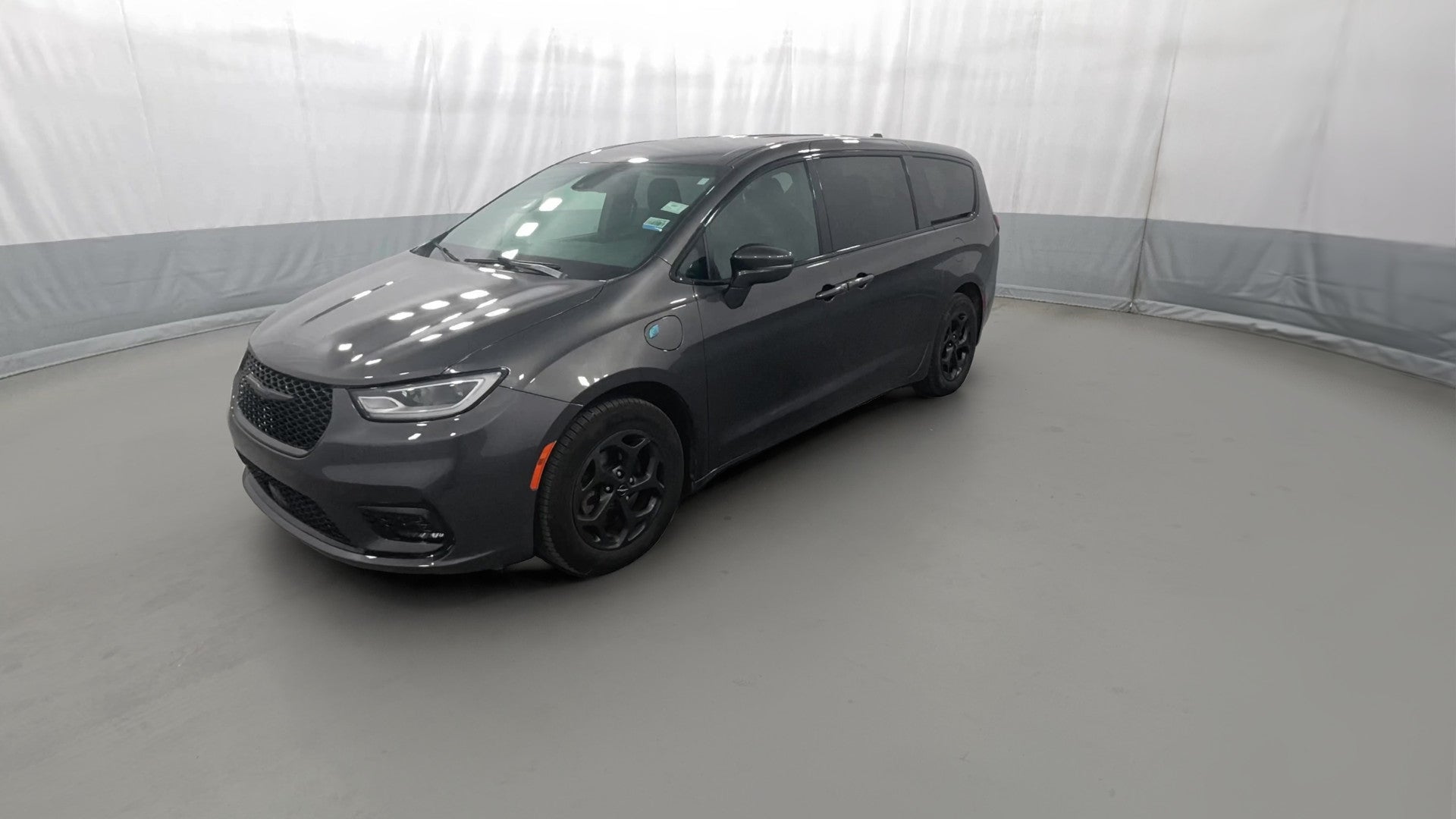 2022 Chrysler Pacifica Hybrid vehicle photo