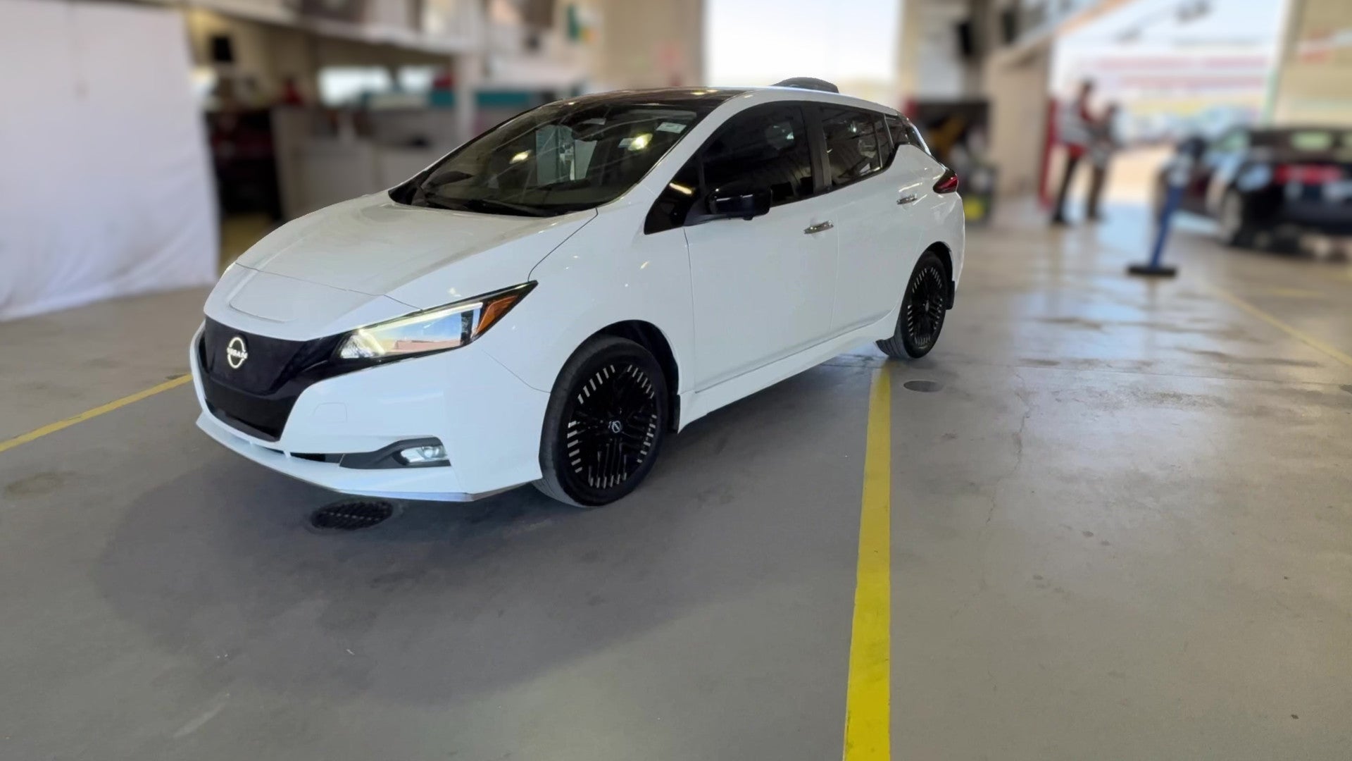 2024 Nissan LEAF vehicle photo