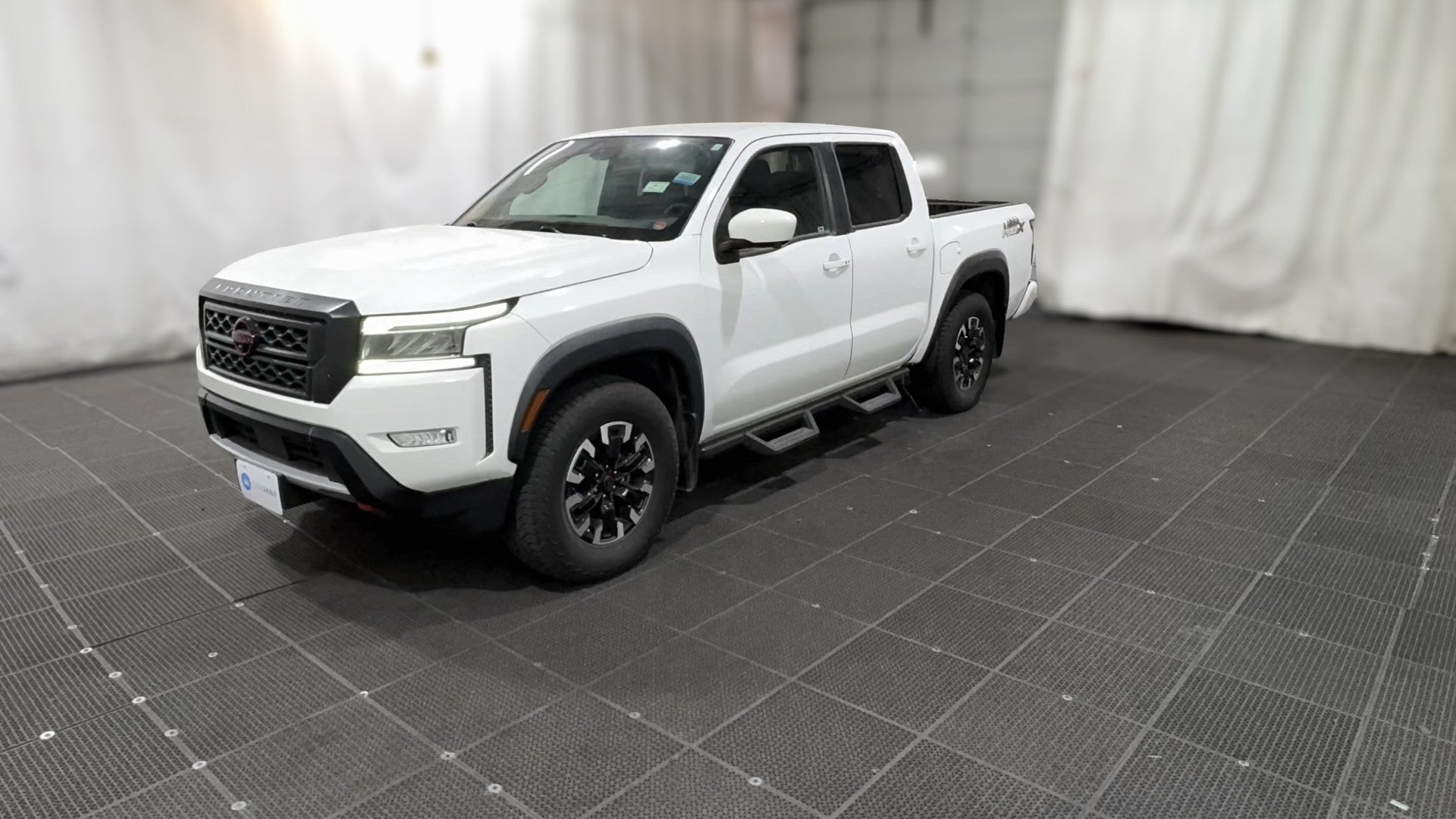 2023 Nissan Frontier Crew Cab vehicle photo