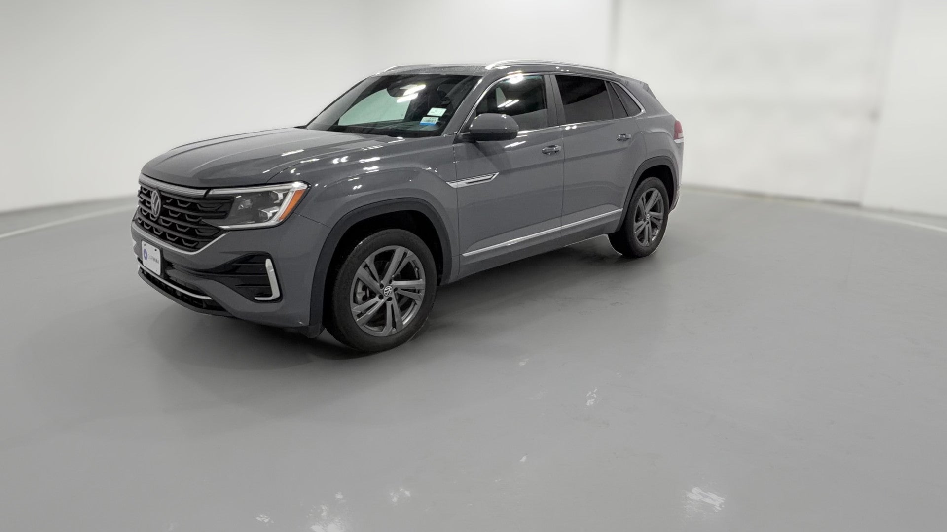 2024 Volkswagen Atlas Cross Sport vehicle photo