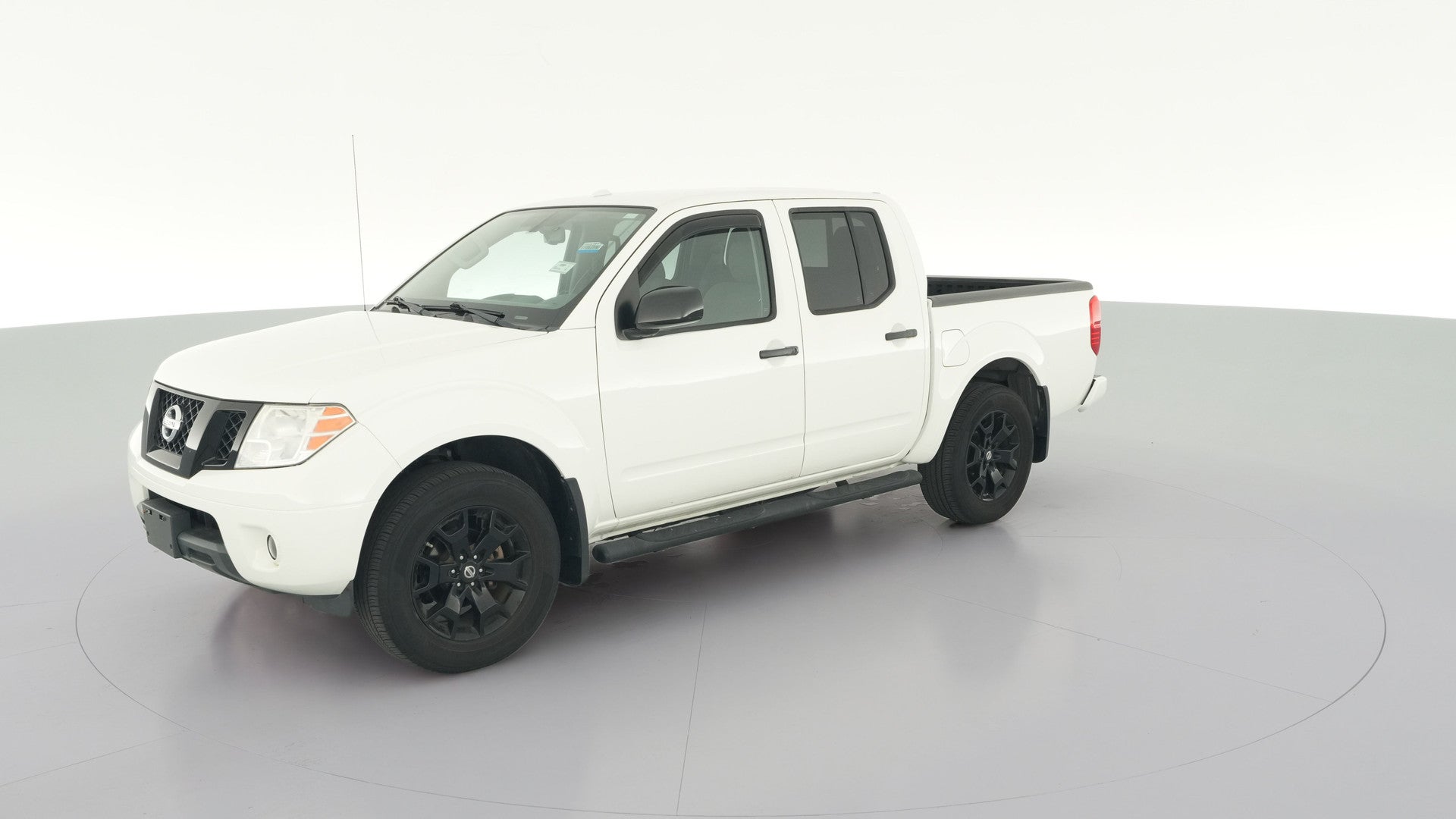 2018 Nissan Frontier Crew Cab vehicle photo